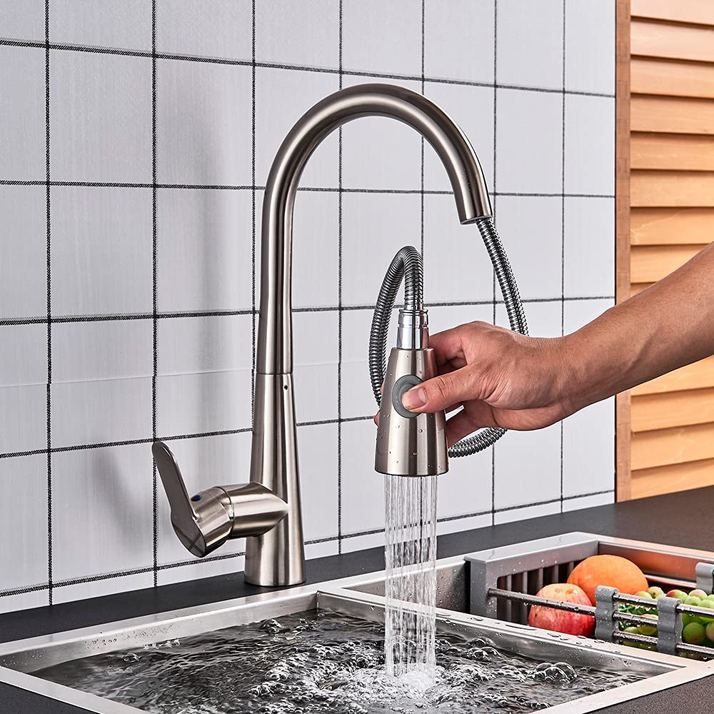 Mitigeur d'évier de cuisine en nickel brossé - Fini les éclaboussures avec ce robinet pivotant
