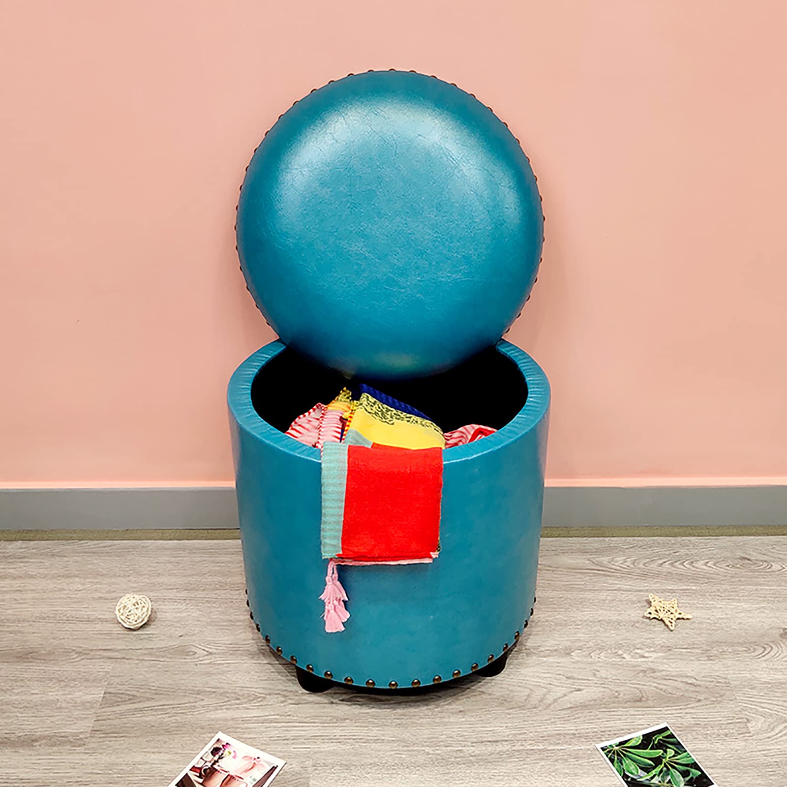 Pouf de rangement pour salon : stop au désordre avec ce tabouret rembourré