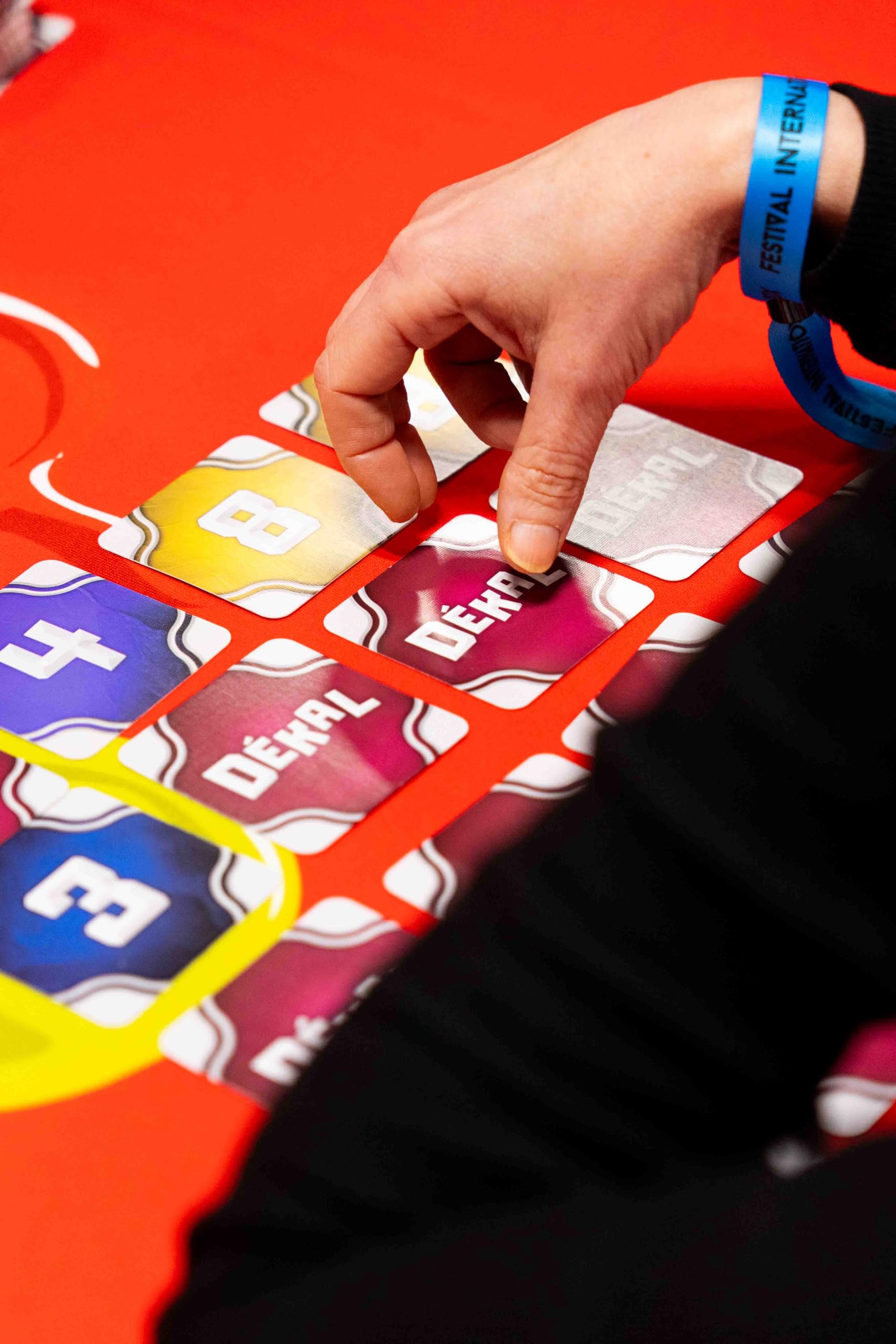 GIGAMIC DEKAL, Party Game, Board Game with Tease Mechanics, An Addictive Game for All Levels, From 2 to 6 Players - Image 4