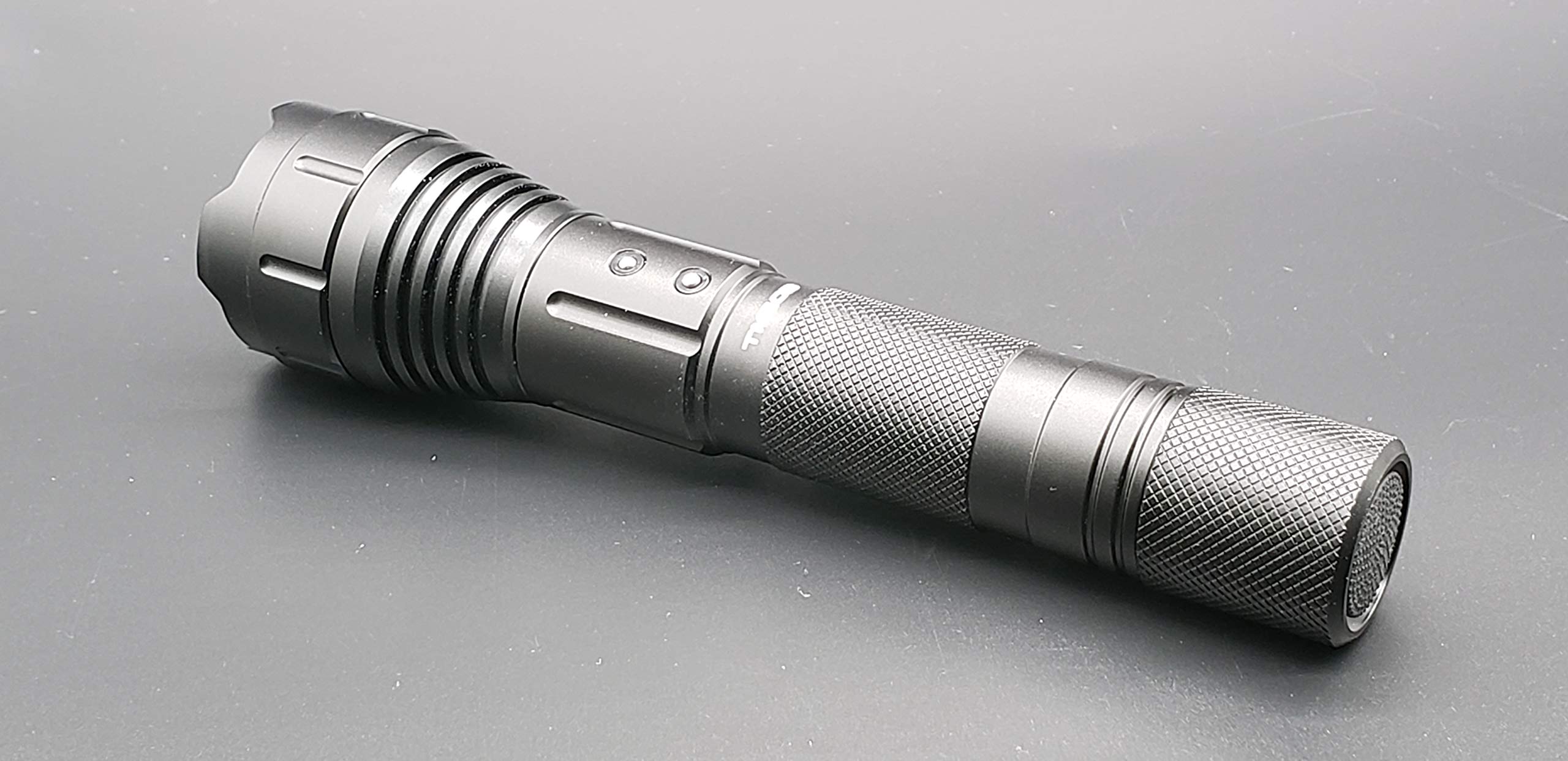 Vortex TM603 (XPL) Recargable Emergencia Potente LED Montaje en pared Alta potencia 1000 lúmenes 7/24 Función táctica Stand By Coche y estación de policía Linterna de autodefensa