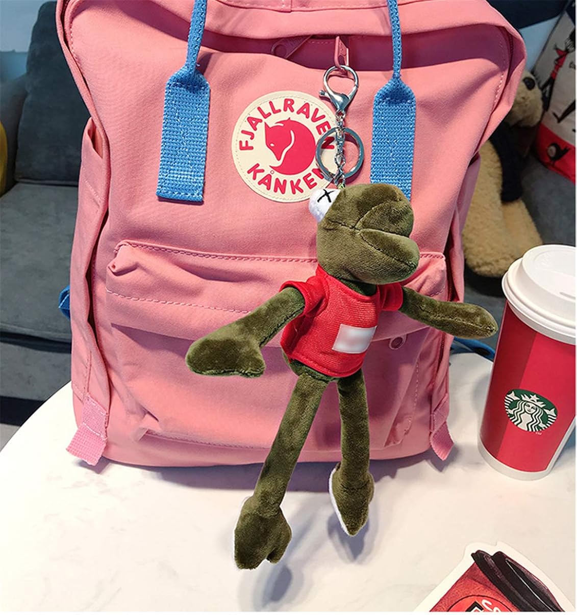 Amazon Co Jp Szsmart カエル 蛙 キーホルダー ぬいぐるみ 可愛い 韓国 人気 着衣 ペンダント バッグ飾り 車に飾り おしゃれ プレゼント おもちゃ