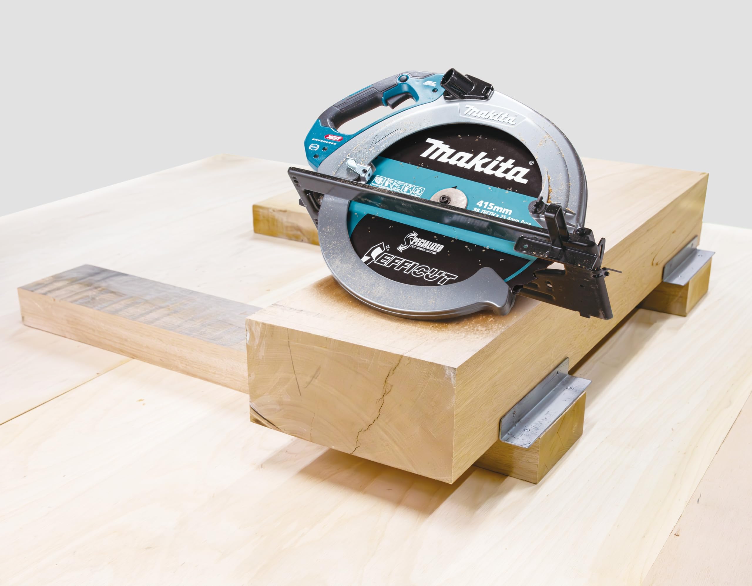 Makita HS013GZ 40V Max Li-ion XGT 415mm Sierra circular sin escobillas, baterías y cargador no incluidos