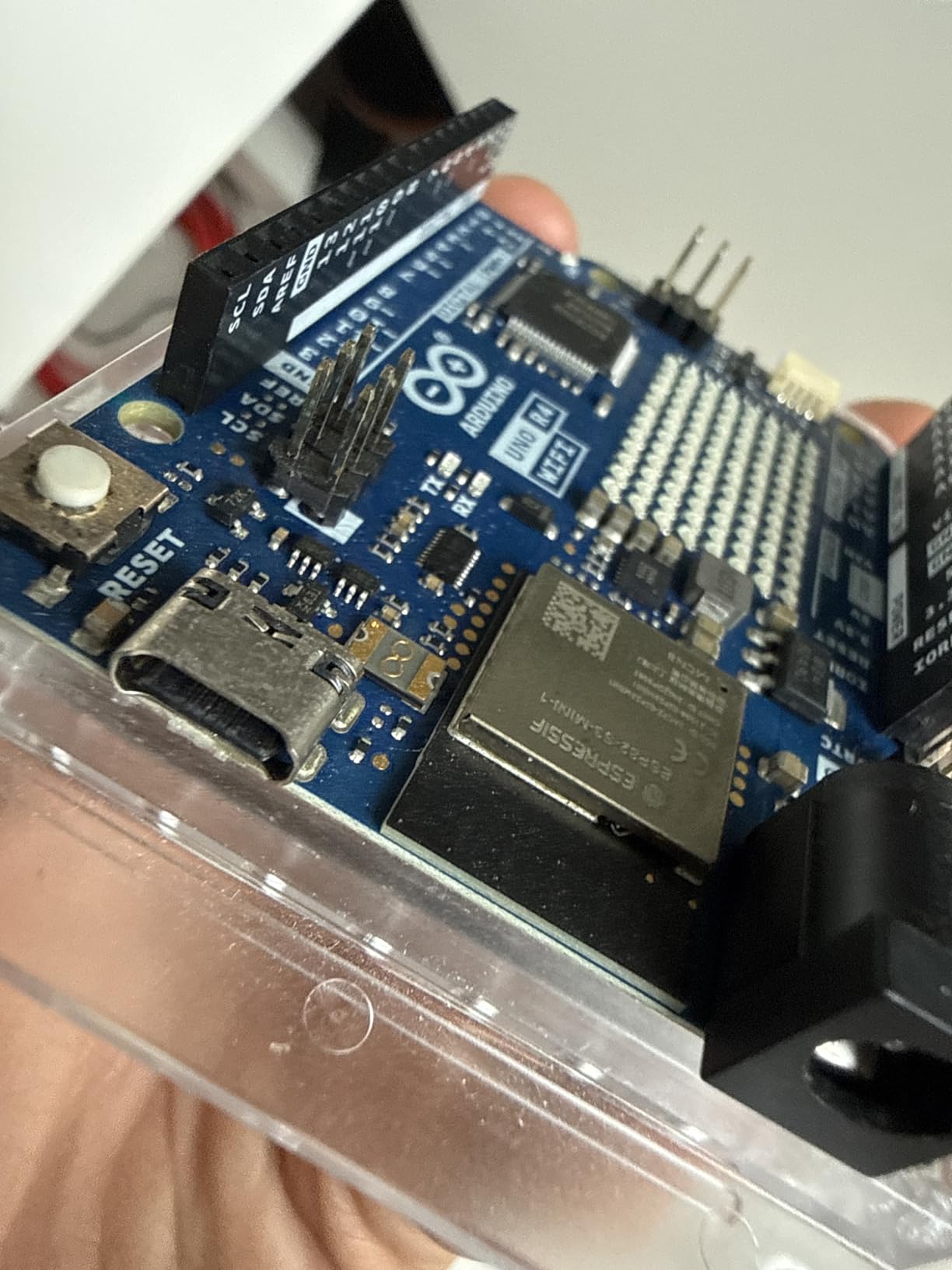 Arduino UNO R4 WiFi - Renesas RA4M1 / ESP32-S3 - Wi-Fi, Bluetooth, USB ...