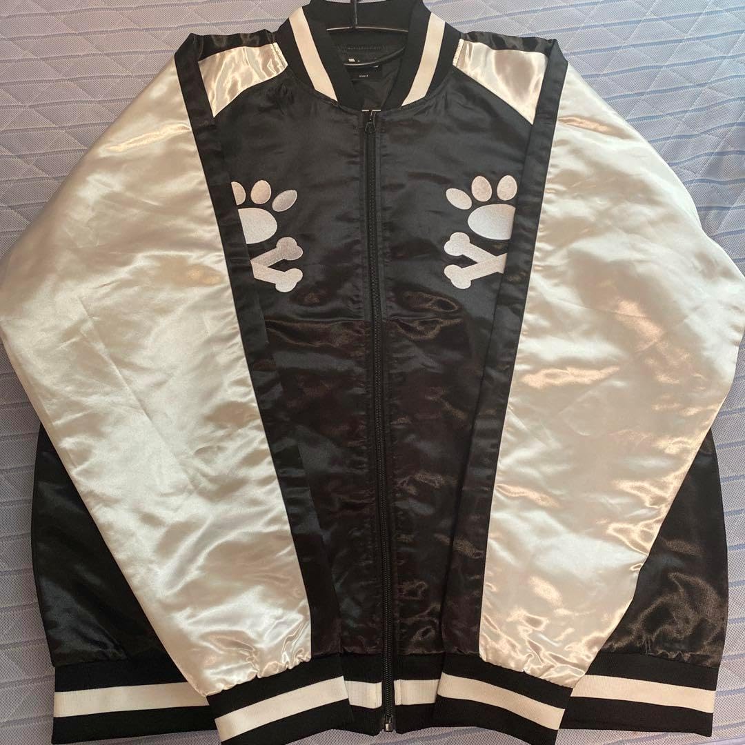 戌神ころね ころねが着ているスカジャン 活動5周年記念 ホロライブ