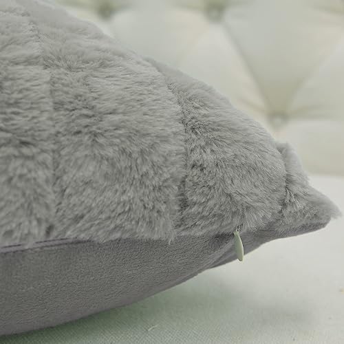 Miniatura 4 de Home Soft Things Manta de piel sintética de conejo (60 x 80 pulgadas) y 2 fundas de almohada (18 x 18 pulgadas), juego de 3 almohadas plateadas,