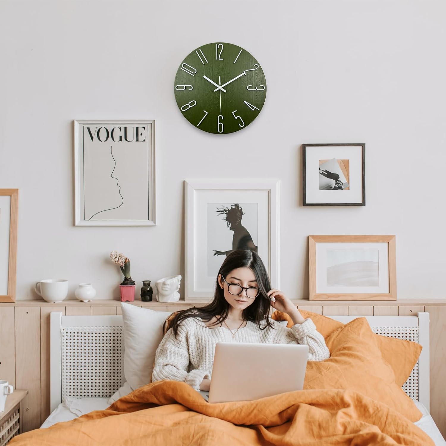 12 Inch Wall Clock Silent Non Ticking, Preciser Modern Style Decor Clock for Home, Office, School, Kitchen, Bedroom, Living Room (Green)