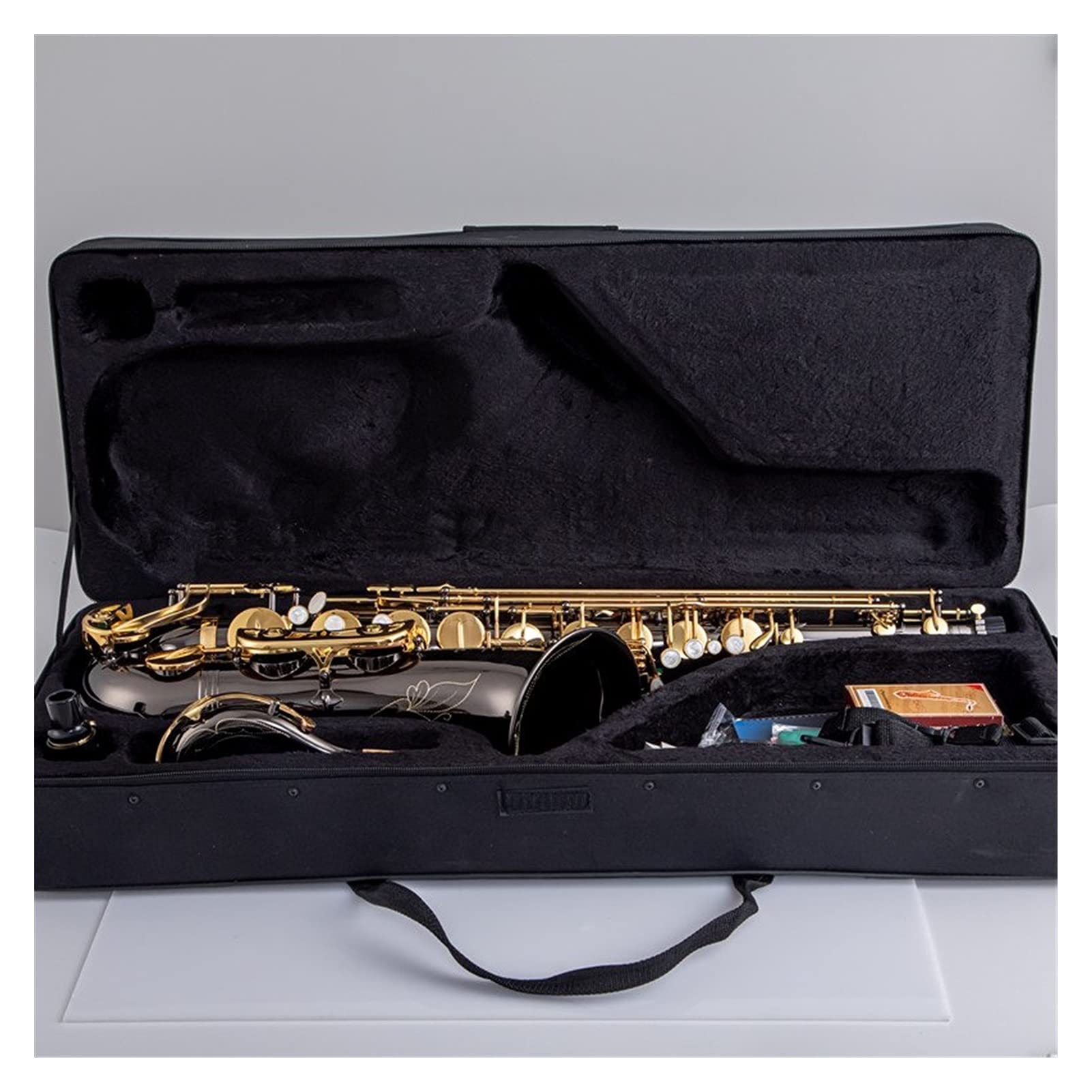 Sax Principianti Kit BB Tenor Saxophone Sax Brass Body Black Nickle Placcato Golden Keys Strumento di Legno Strumento a fiato