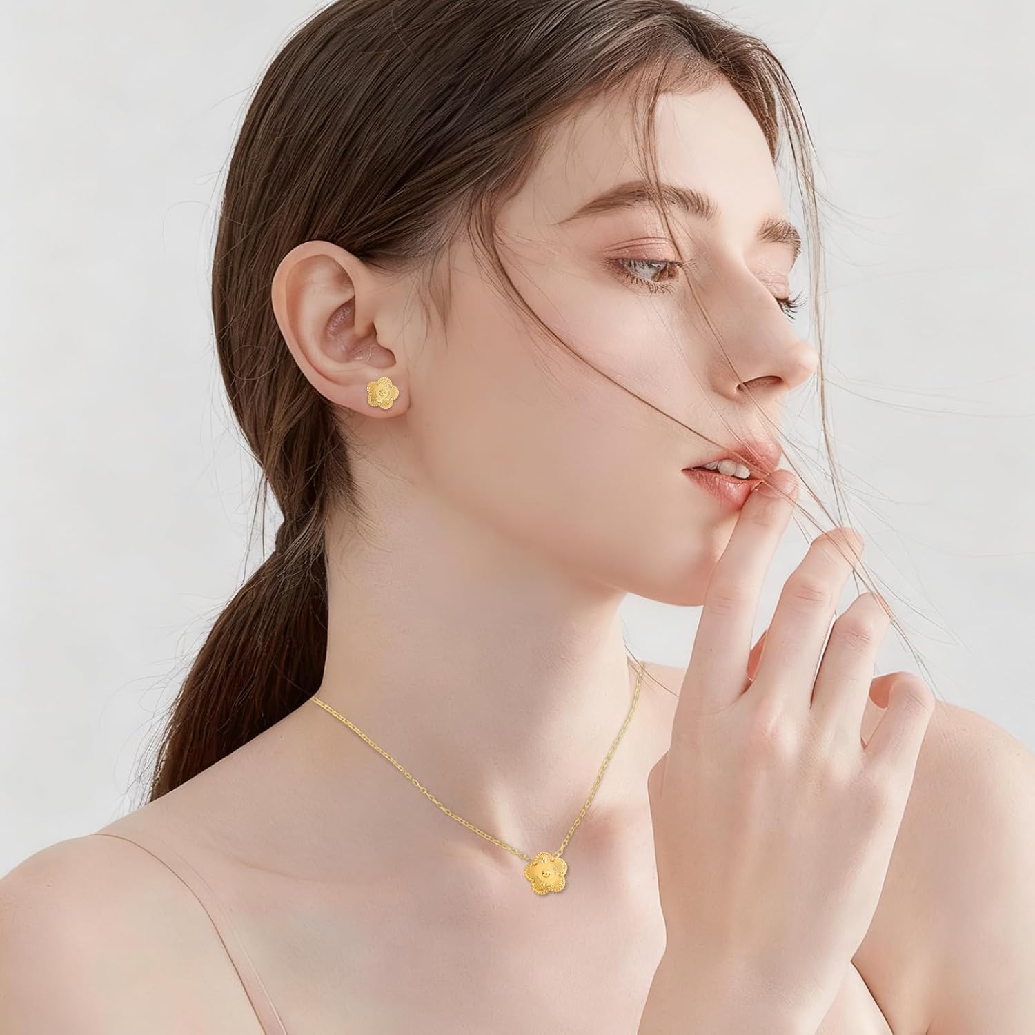 Hypoallergenic Women's Four Leaf Clover Jewelry Set 14K Gold-Plated Stainless Steel Clover Necklace Bracelet Earrings Fashionable And Exquisite Daily for Women Accessory Gift - Image 6