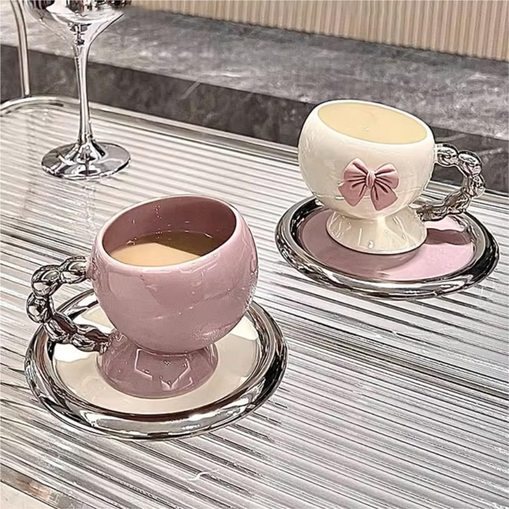 Herbata herbaty, Wysokiej jakości zestaw ceramicznych filiżanek i spodków