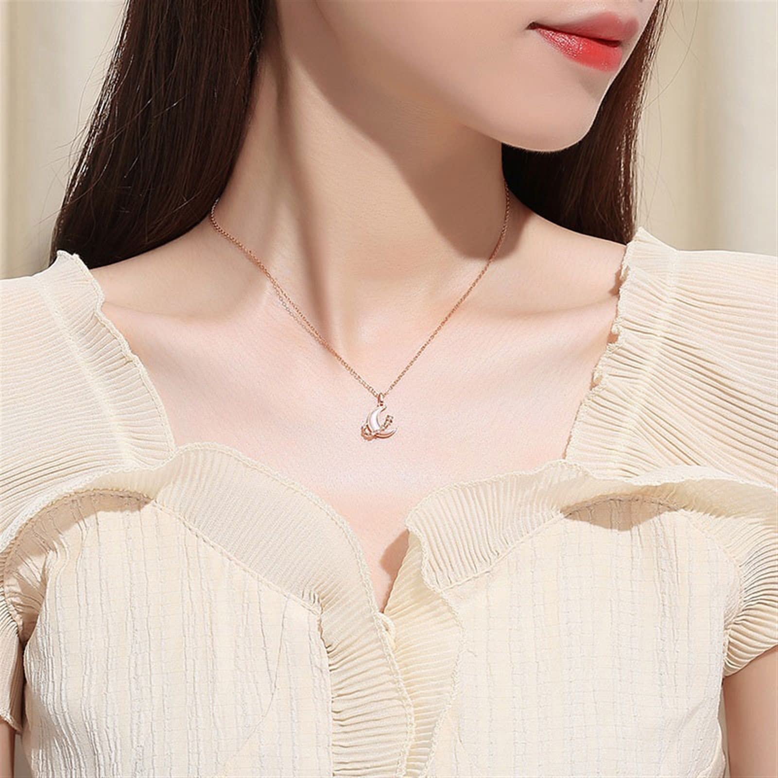 MOCHAMIK Collana Stella e Luna Che Circondano Nuova Catena in Argento 925 con Conchiglia e Clavicola Elegante Regalo di San per Fidanzate e Signore