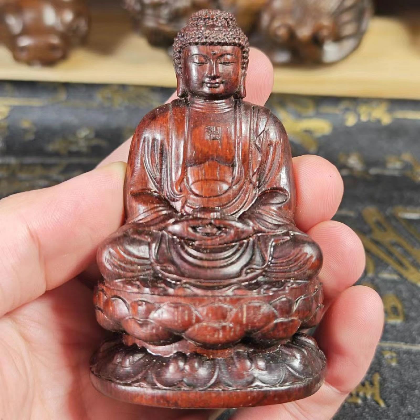 Ornements de Statue de Bouddha Vairocana pour créer un coin zen dans votre salon