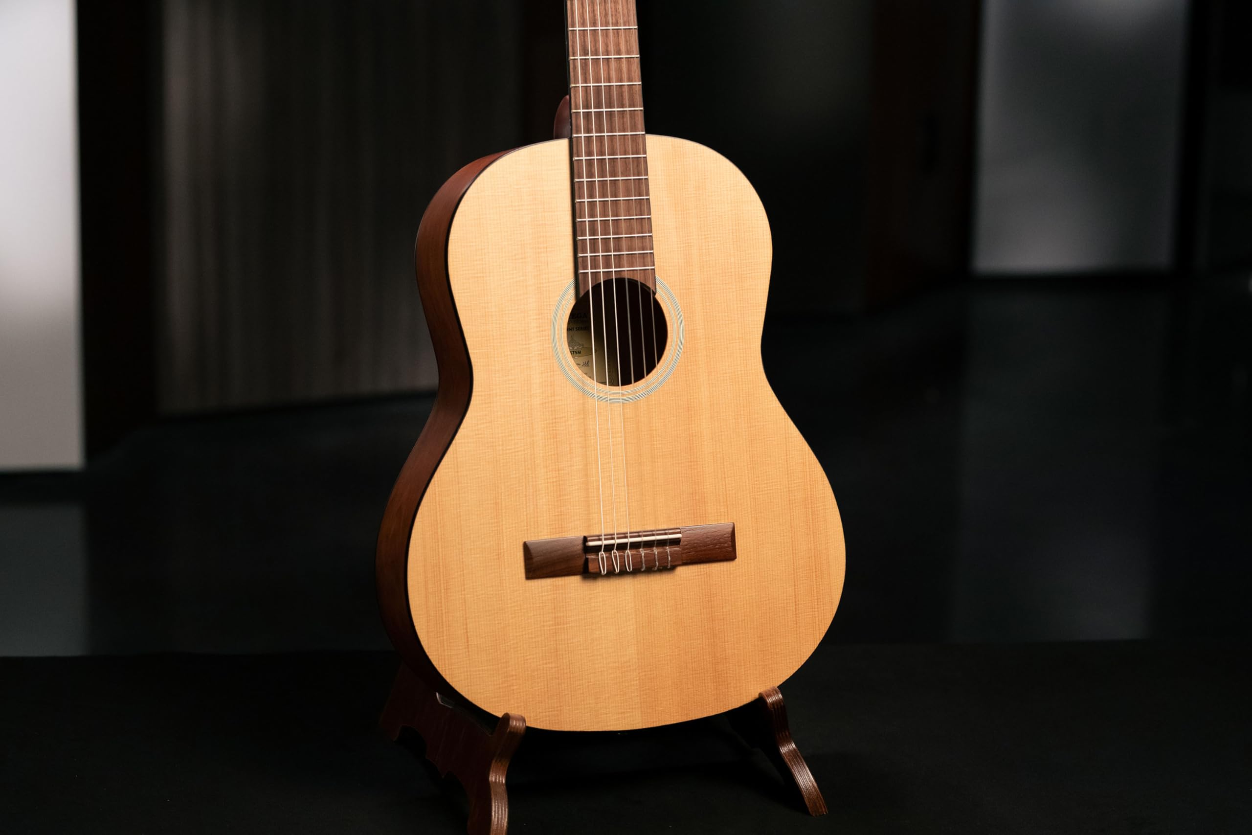 Ortega Guitars 4/4 Konzert Gitarre – Student Series – Fichte, Katalpa, Natur (RST5M)