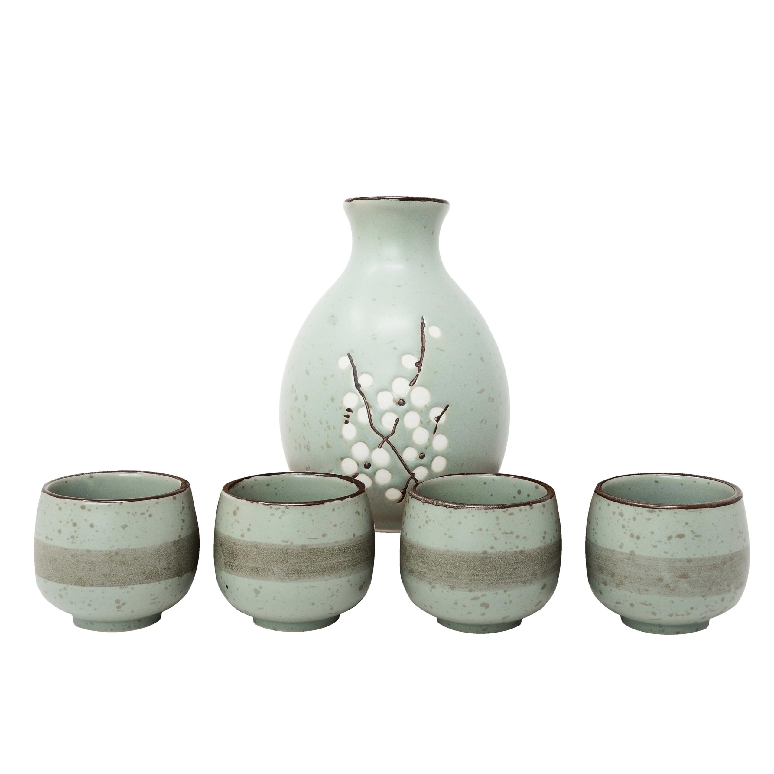 MystiCalls Japanisches Sake-Set 5-teilig, 1 Sake Karaffe warm/kalt 4 Sake Becher, Handgemalte Kirschblüten auf Keramik, Geschenkset, Sake Set für 4 Personen