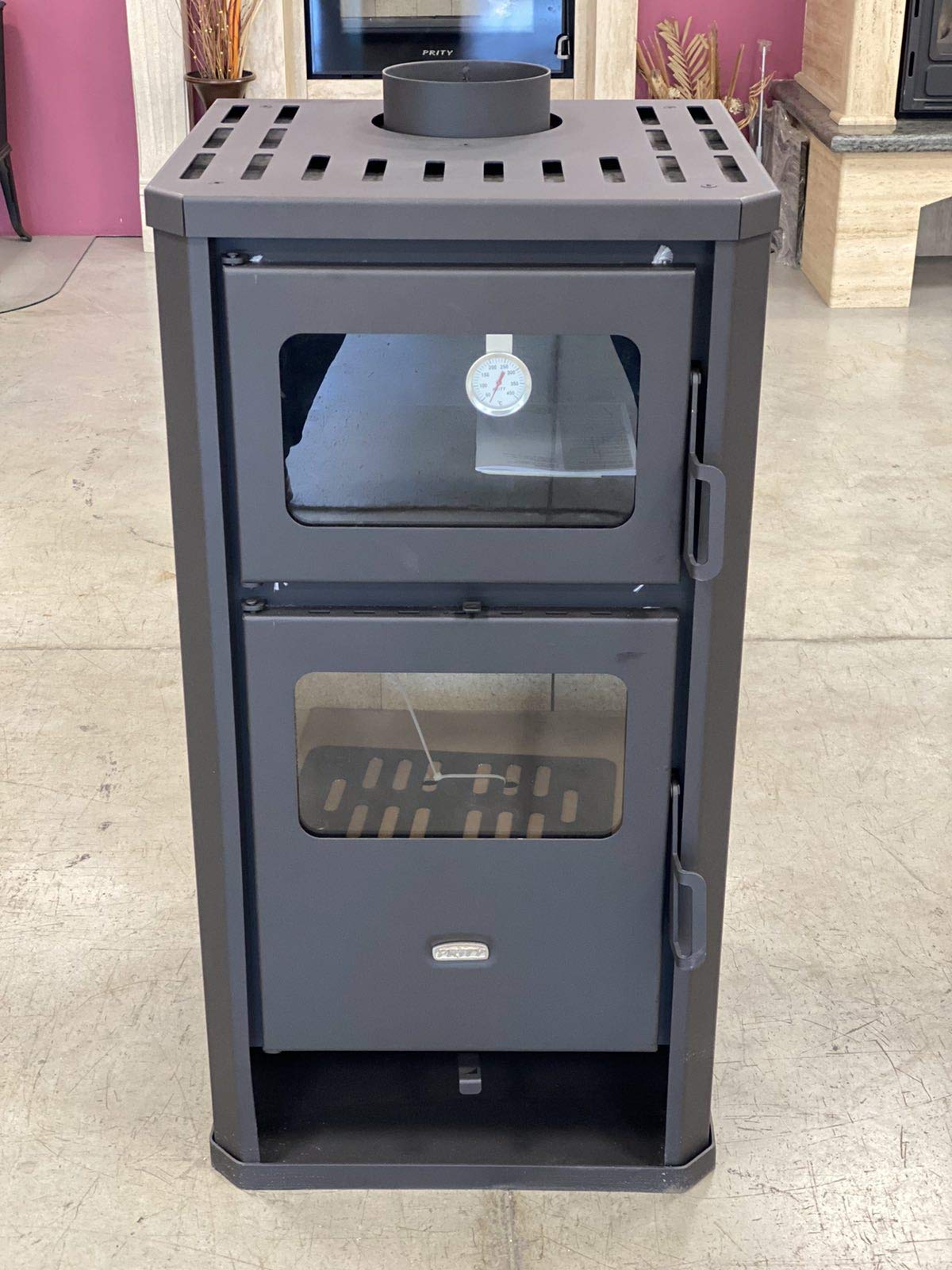 Prity Cheminée avec four, 12 kW, noir, bois, briquettes de bois, métal, autonome, ventilation directe, rendement 77,7 %, 101 kg, 49 x 46 x 93 cm
