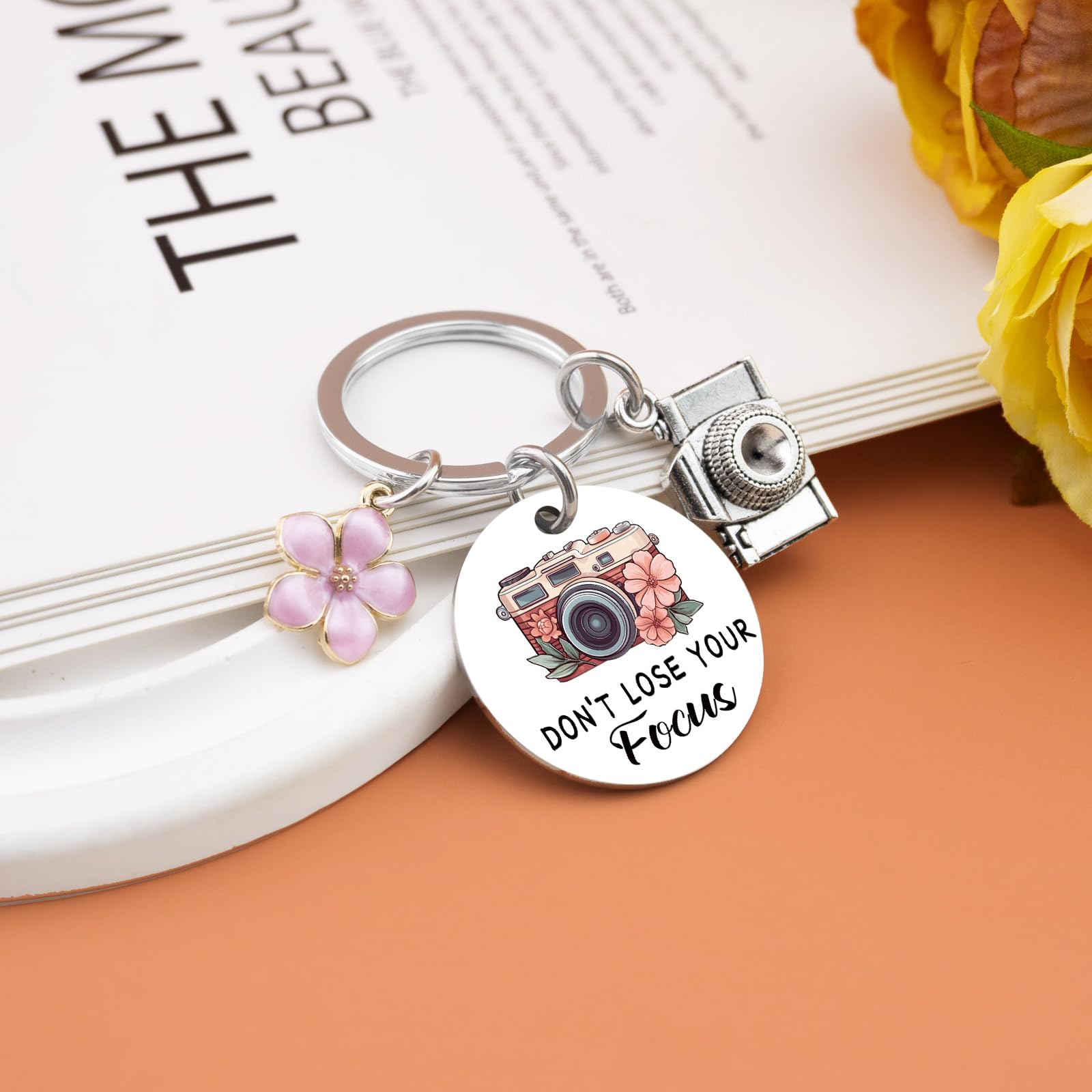 Photographer Gifts for Women Camera Keychain Cool Gifts for Photographers Camera Lovers Unique Birthday Christmas Valentines Day Gift for Her Photography Accessories Don't Lose Your Focus