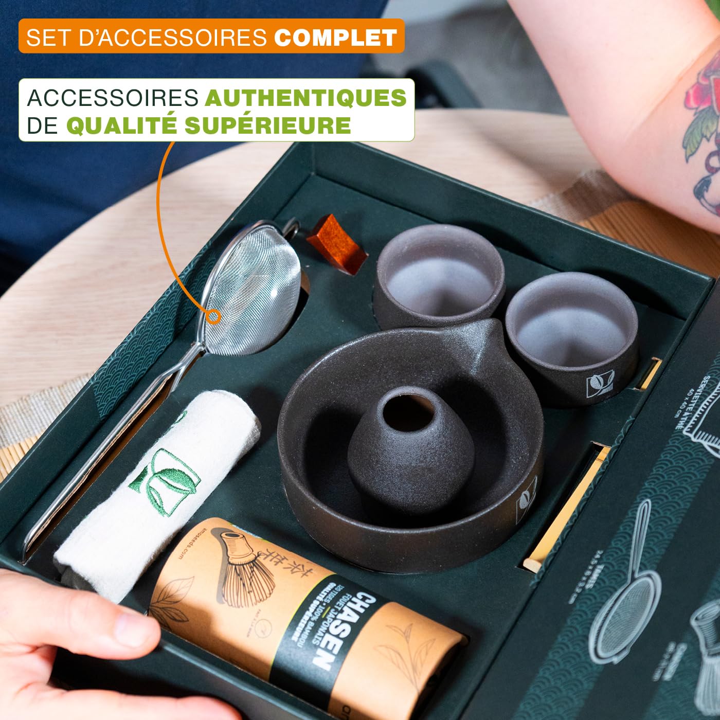 Kit Matcha | Complet, 9 accessoires | Bol, Tasses, Tamis, Fouet en bambou, Support fouet, Cuillère, Support cuillère, Serviette | Coffret cadeau, tradition Japonaise | Qualité Supérieure