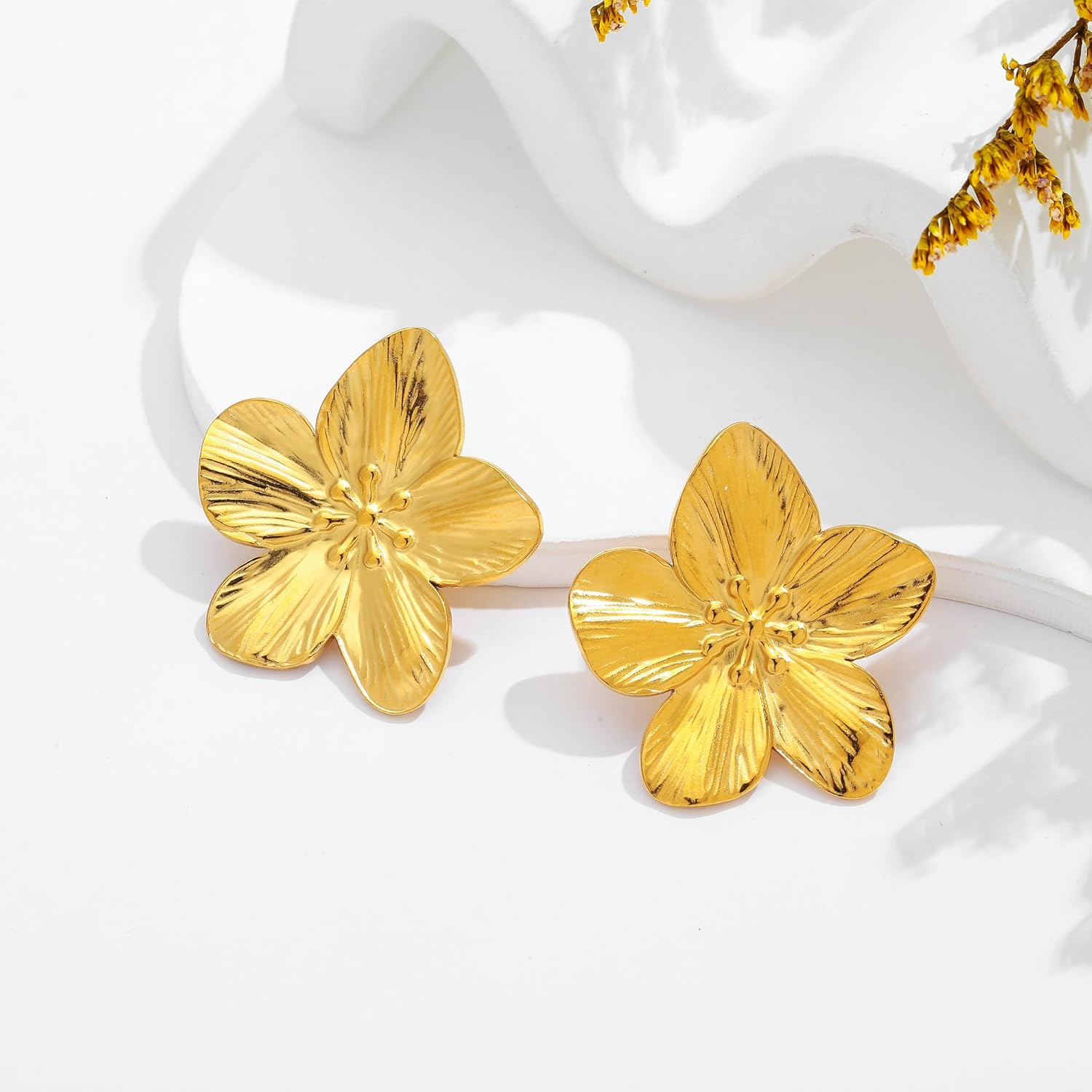 WOWORAMA Gold Flower Earrings for Women Chunky Gold Statement Earrings Vintage Metal Flower Leaf Earring Trendy Floral Drop Dangle Earring Jewelry - Image 4