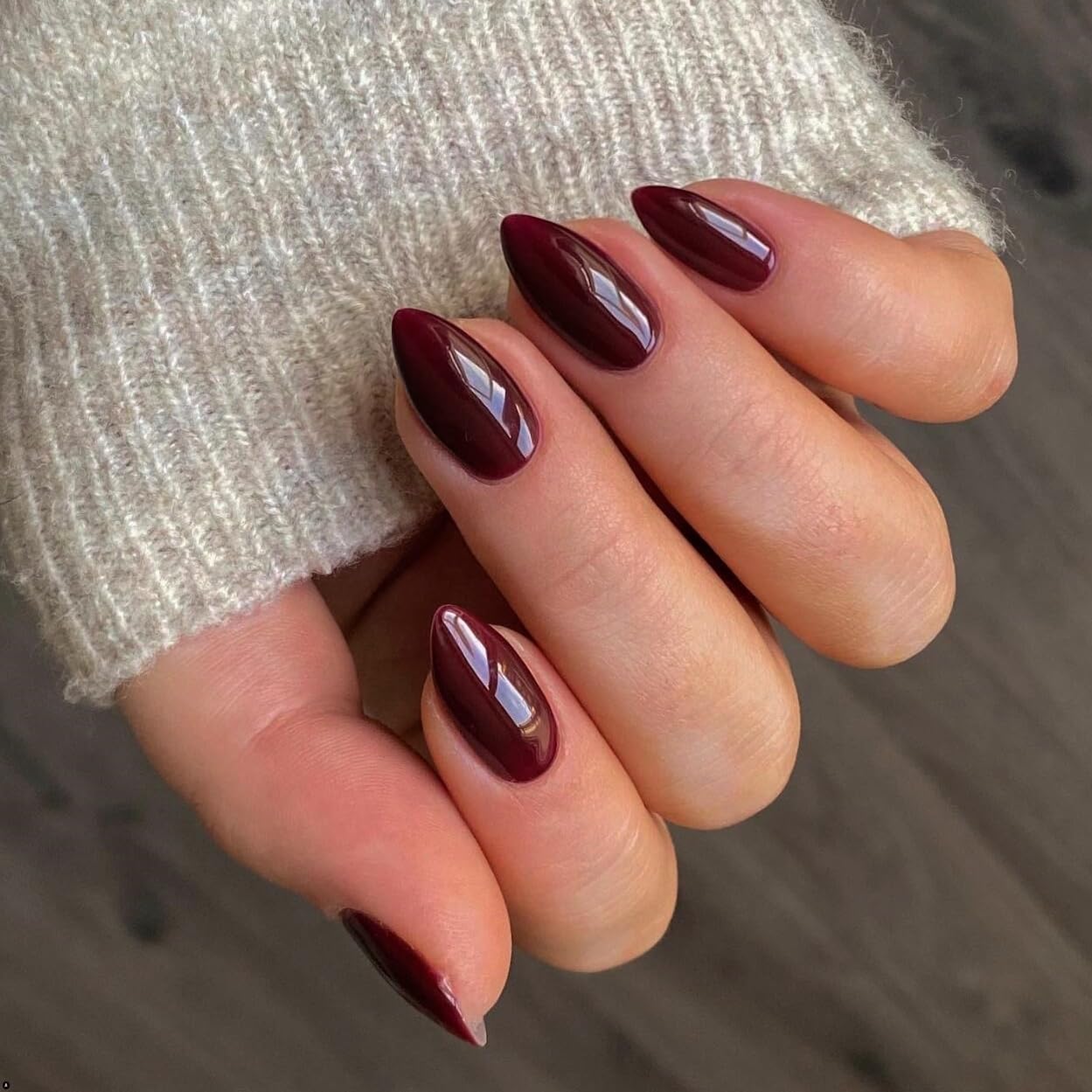 KQueenest 30 Pcs Dark Red Press on Nails Short Almond, Short False Nails Almond