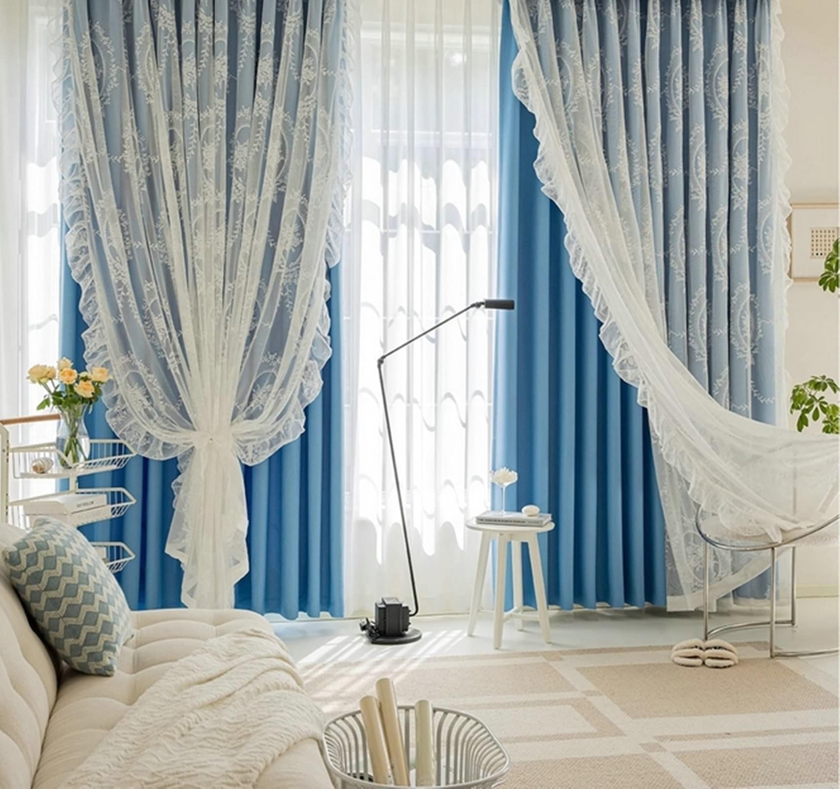 Rideau occultant salon brode pour creer une ambiance tamisee et cosy