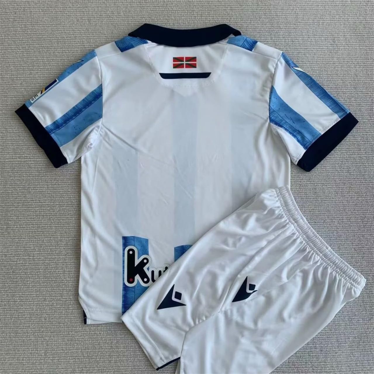 m*o様 現地購入 正規品 23/24 レアルソシエダ トレーニングシャツ XL Amazon.co.jp: OUNIY サッカー ユニフォーム 23-24 レアル