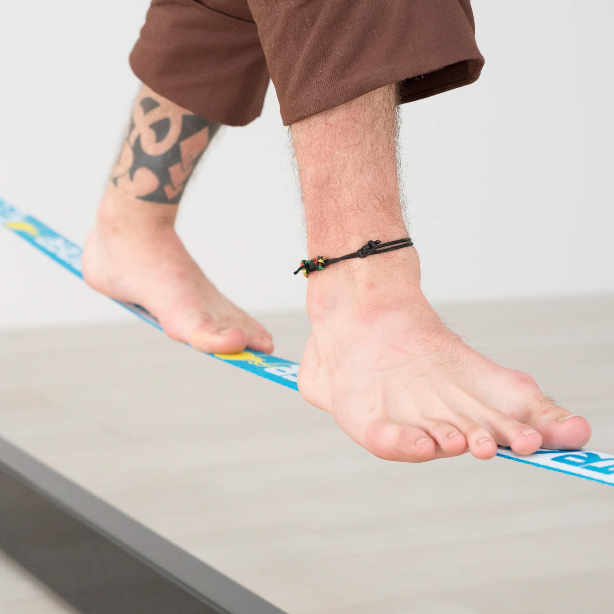 SISA0 - Slackhouse 4.0 - Indoor Slackline a Dos de Altura Ajustable de 30 o 50 cm - Fitness y Gimnasio - Adecuado para Principiantes y Expertos - Longitud Slackline 4 m