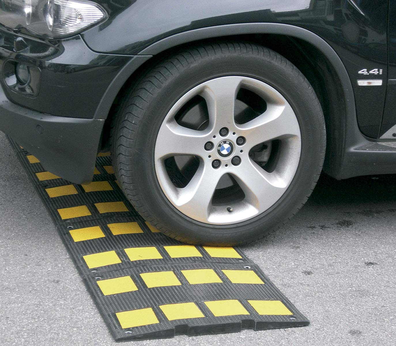ADO - Kit de 3 bandas reductoras de velocidad de caucho 600x470x 30mm. Badén reductor de velocidad de calle.Incluye tornillería