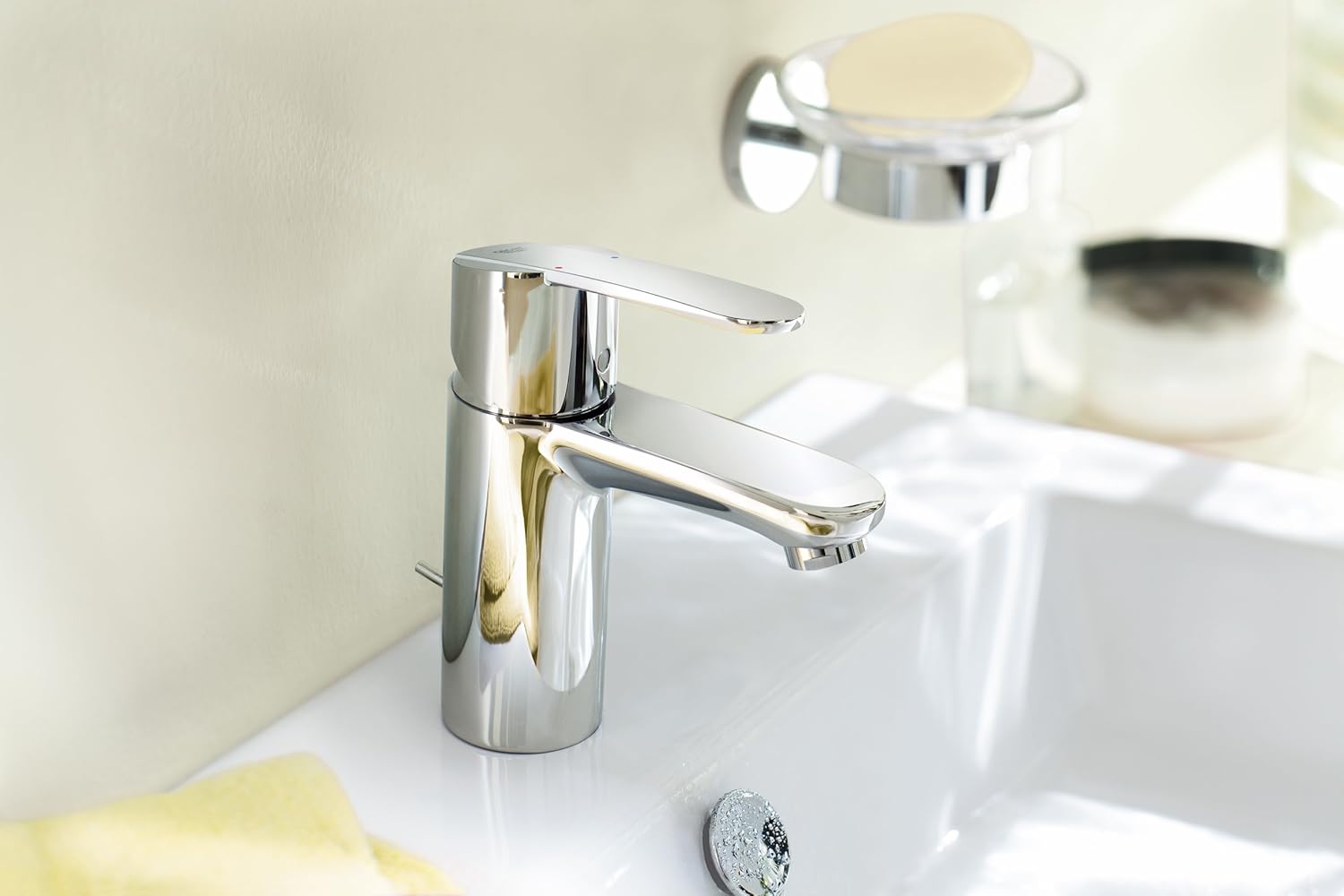 GROHE 23231000 Wave Cosmopolitan Tap Mixing Valve with 1 Nozzle for Bathroom Sink 1/2-Inch Pipe