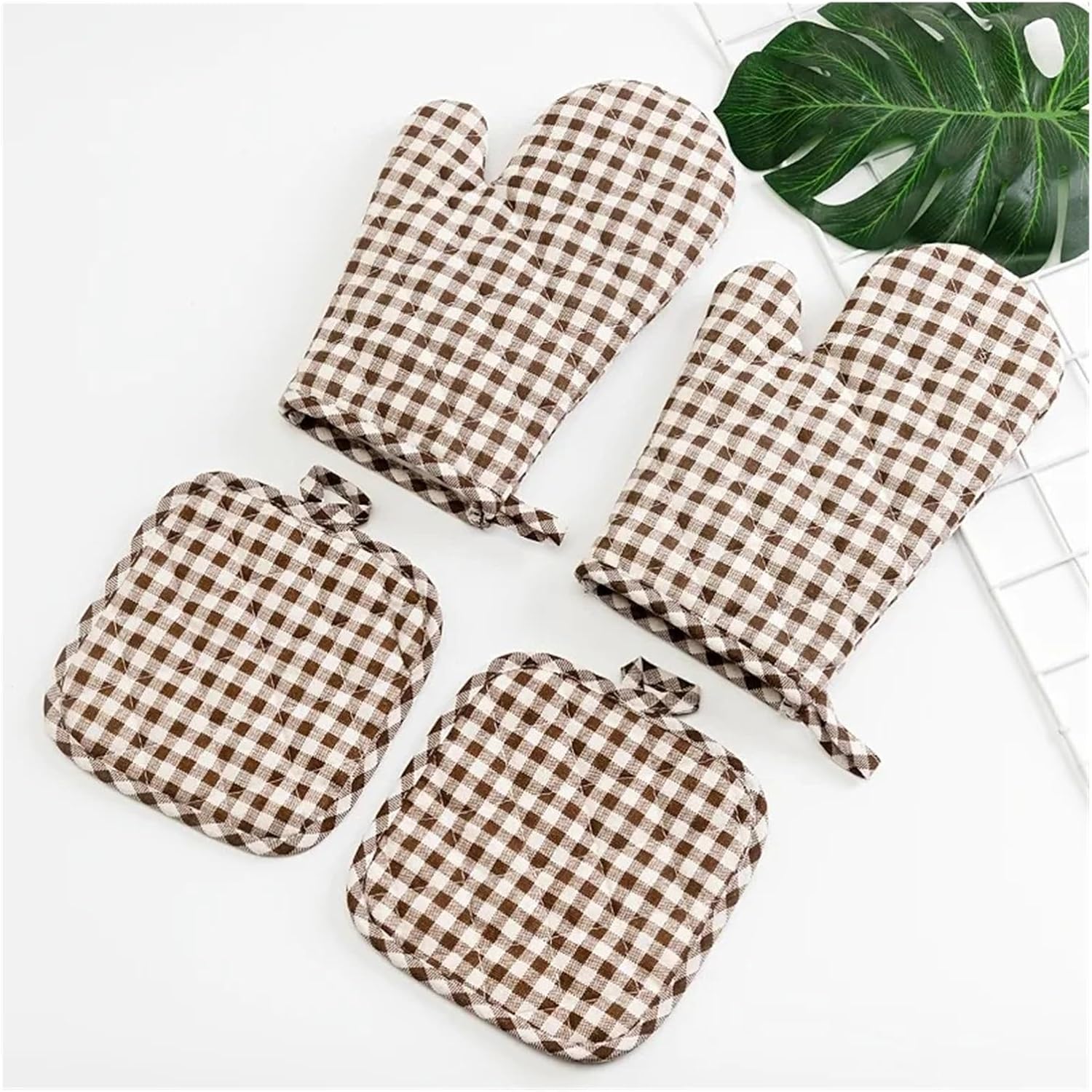 Heat Resistant Kitchen Glove Set, Double Sided Quilted Oven Mitts and Insulation Pad(Red grid-2pcs)