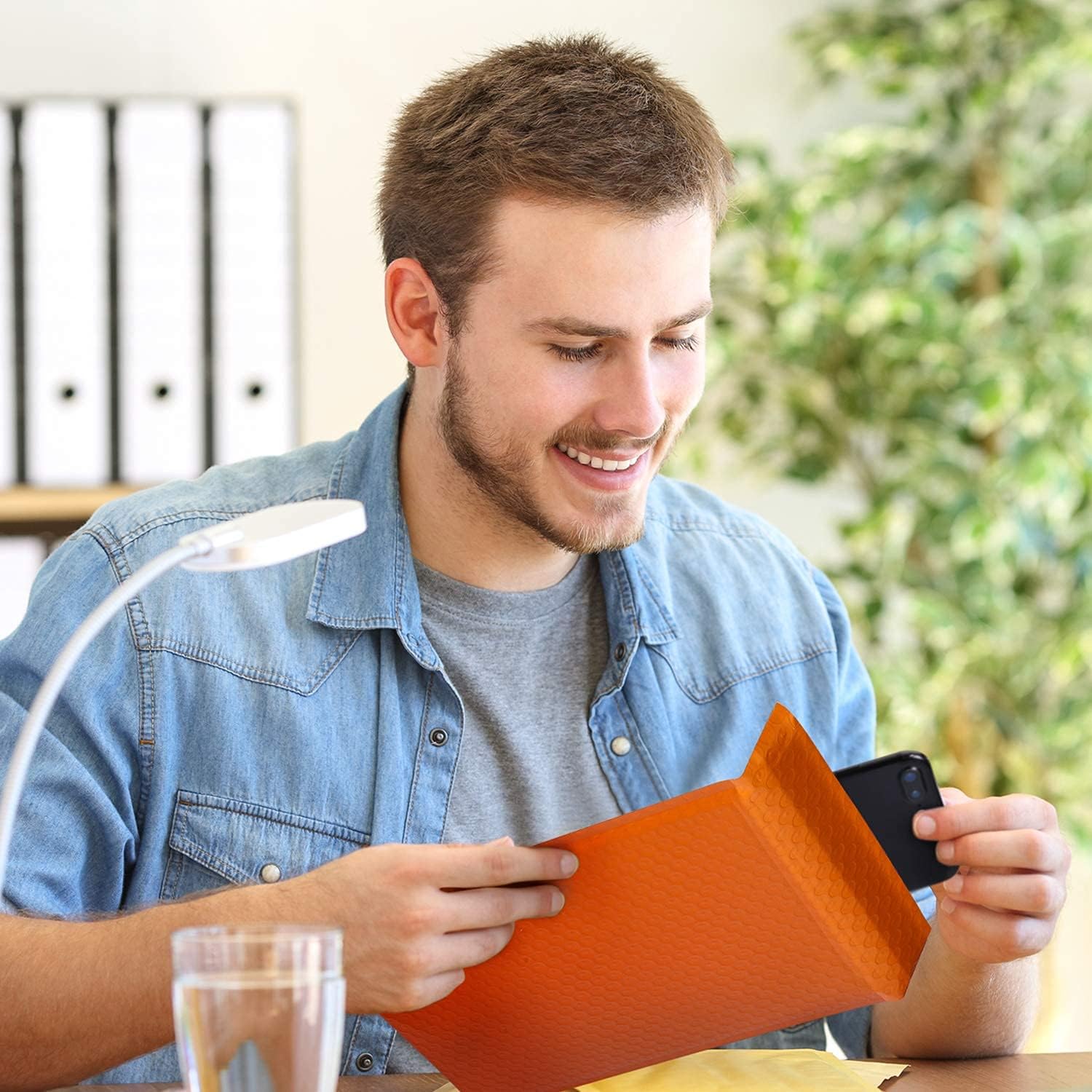 Metronic Bubble Mailers 8.5x12 500 Pack Orange Bubble Mailer Usable Size 8.5x11" Waterproof Thick Padded Envelopes Mailing Envelopes Padded for Makeup, Clothes, Gift, Book, Small Items Supplies