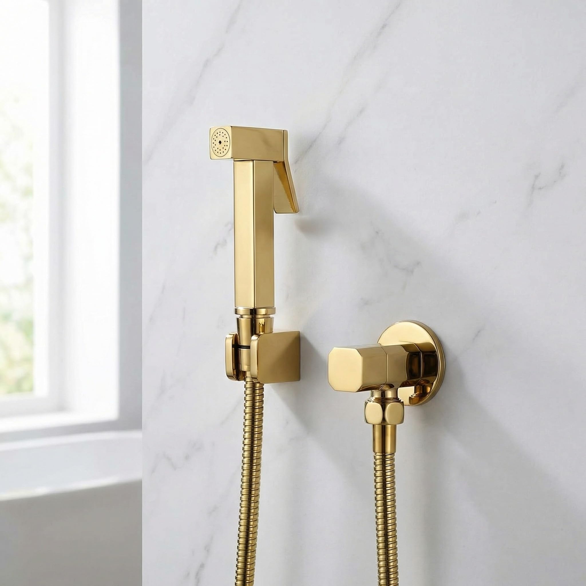 Doccetta Bidet Dorata per WC - Bidet Portatile in Ottone per Igiene Personale, Pulizia del WC, Cura del Pannolino del Bambino - Set Completo di Rubinetto Bidet con Tubo Flessibile B
