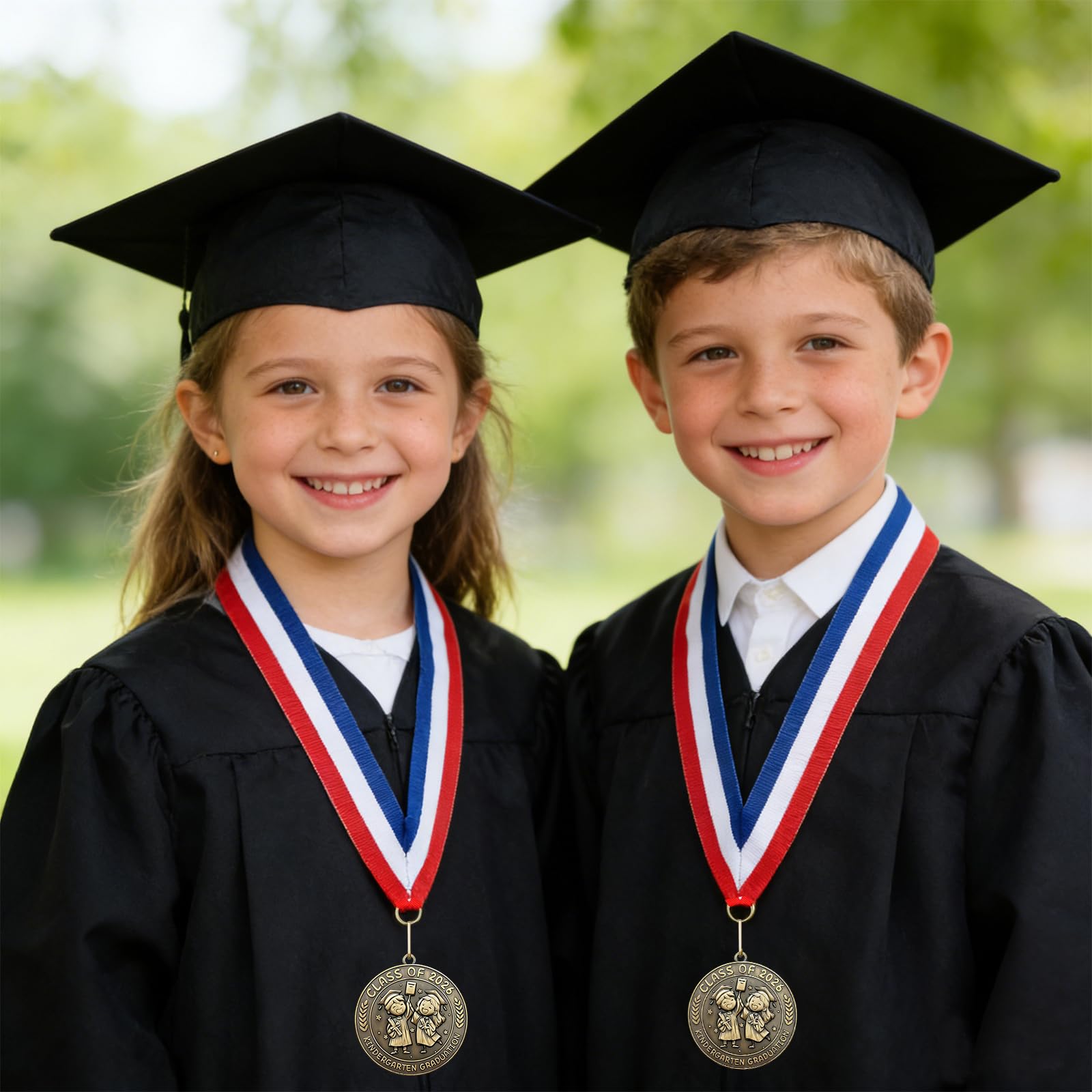 YumSur 24 medaglie premio di laurea per bambini 5 cm medaglione premio prescolare con nastro per il collo congratulazioni regali di laurea per studenti scolastici bomboniere
