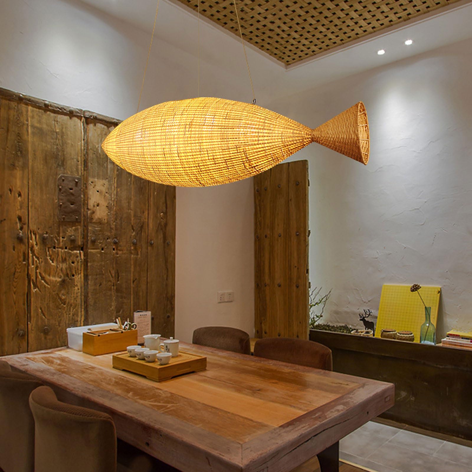 Lámpara colgante creativa de bambú con forma de pez, cocina del sudeste asiático, lámpara decorativa de bambú hecha a mano para sala de estar, adecuada para comedor, luminaria de estilo rústico.
