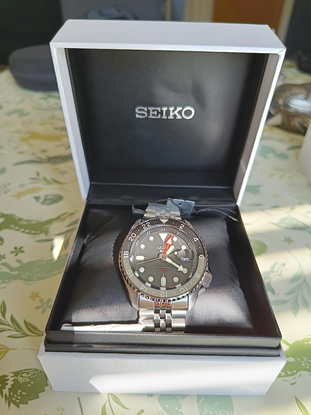 Mostrador do Seiko 5 GMT