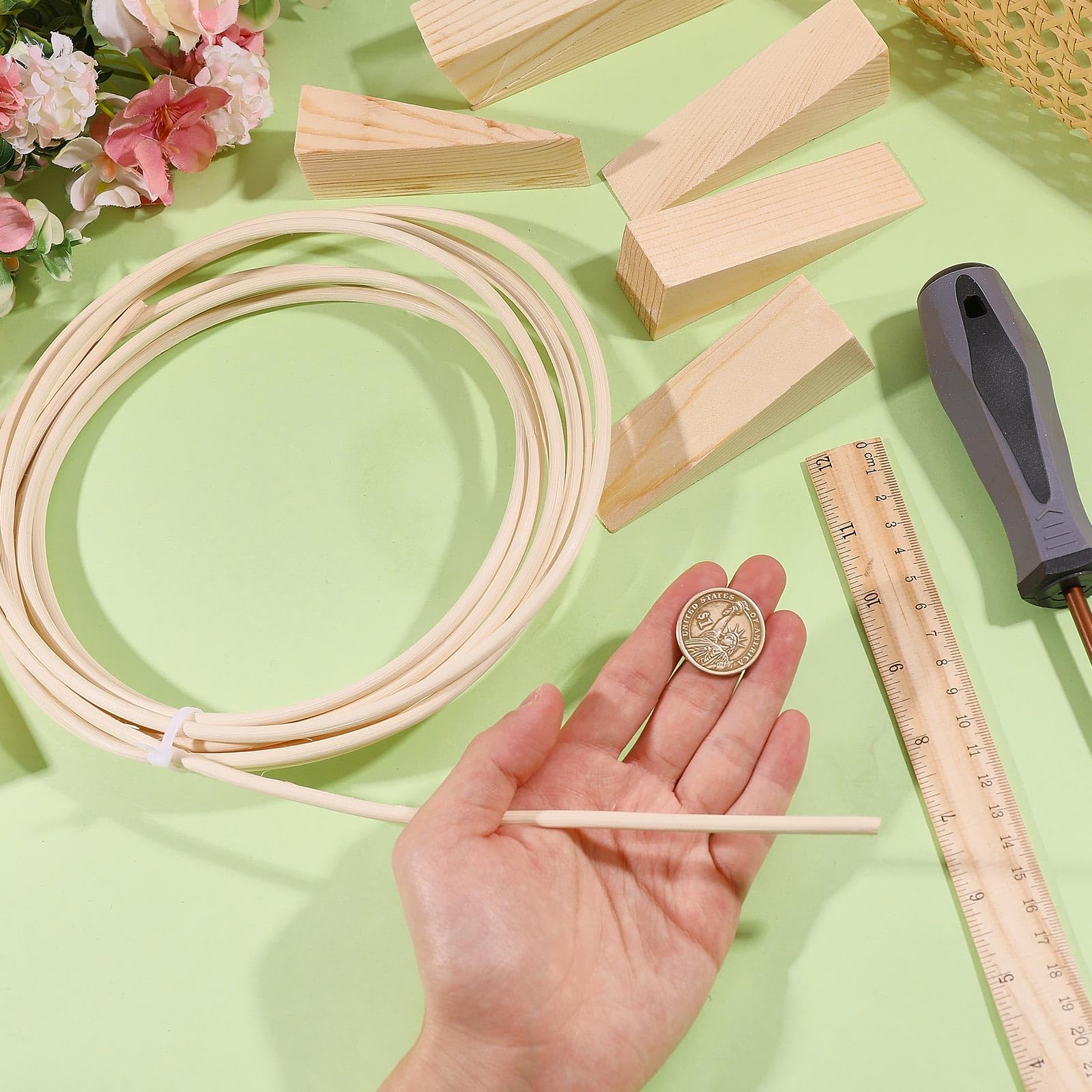 FREEBLOSS 11-teiliges Reparaturmaterial-Set aus natürlichem Rattan, inklusive 5 m langem Rattanrohr, 2 Rattan-Gurtbandrollen, 8 Holzkeile für Möbel, Heimwerkerbedarf