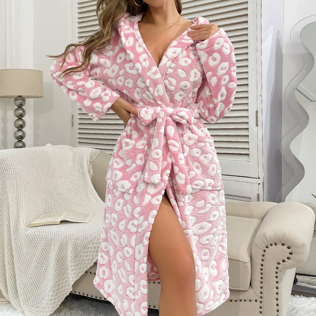 Kimono con Stampa Leopardata Rosa, Accappatoio Kimono Super Morbido e Soffice a Maniche Lunghe, Camicia da Notte Leggera e Lussuosa con Cappuccio per Donna