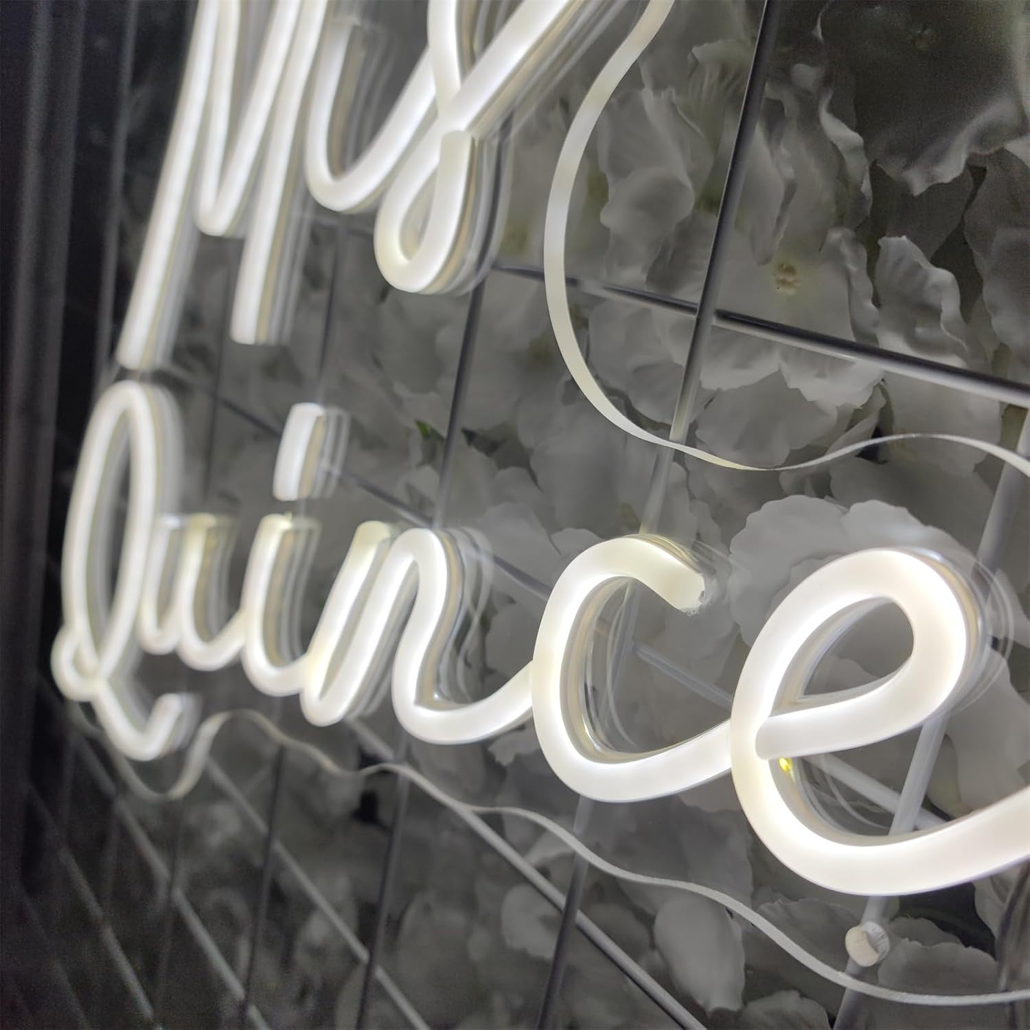 Mis Quince Neon Sign for Wall Decor,Happy Birthday Neon Signs for Bedroom Wall with Dimmable Switch for Any Age Children's Room, Bar, Party, Christmas, Wedding Decoration,40cm