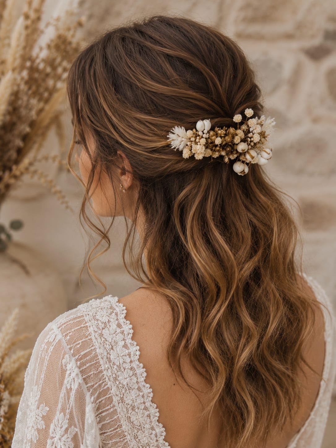 Céleste - Peigne de Mariée Fleurs Séchées Artisanal, Or - Blanc - Crème, Métal Doré, Style Bohème Romantique, Fait Main en France - Pièce Unique