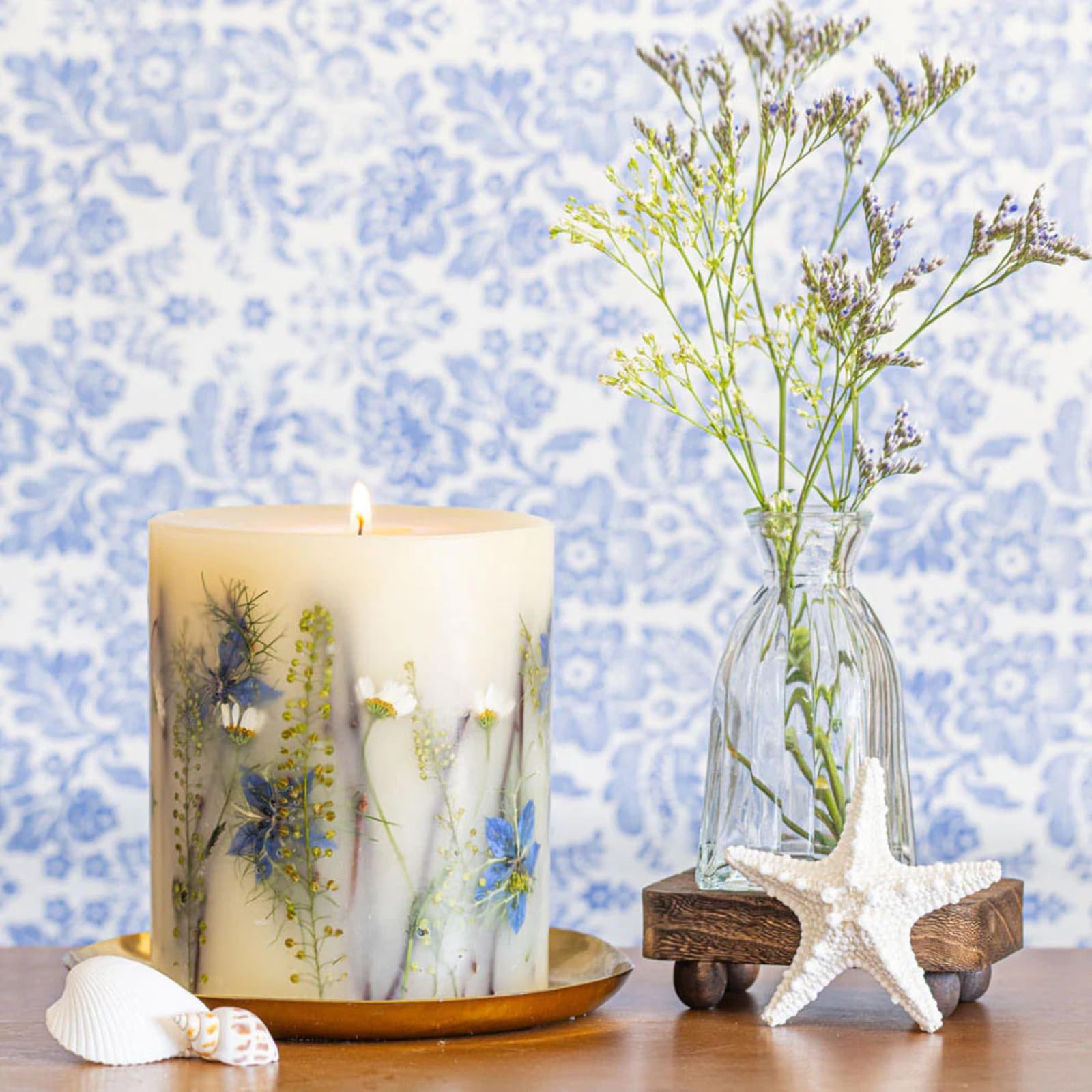 Rosy Rings Vela botánica de sal marina, una sola pieza, 4.5 x 5.5 pulgadas, 120 horas de combustión, cera con flores incrustadas florales, aroma costero, decoración de baño, sala de estar, spa, regalo
