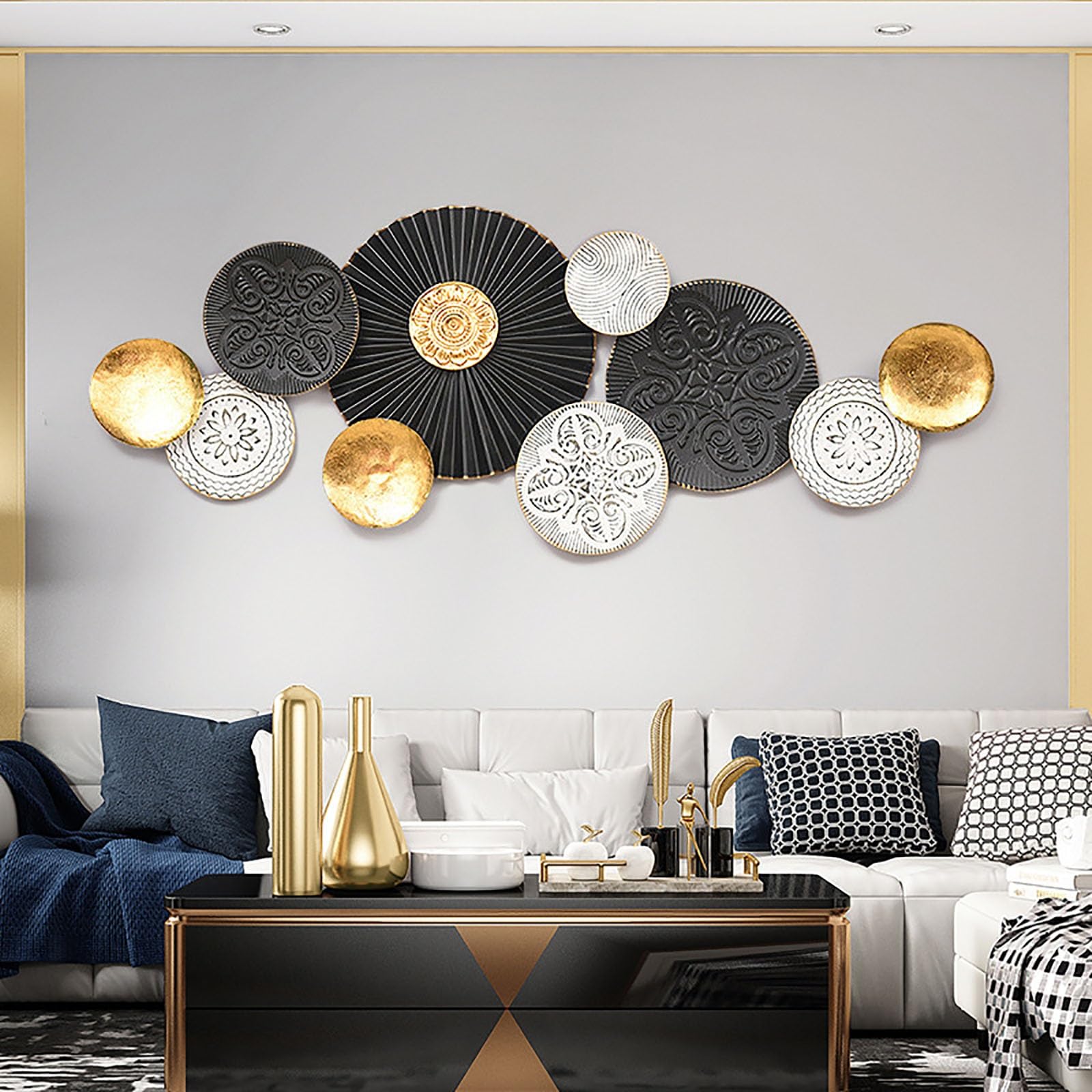 Grande décoration murale en métal forgé au design artistique chic