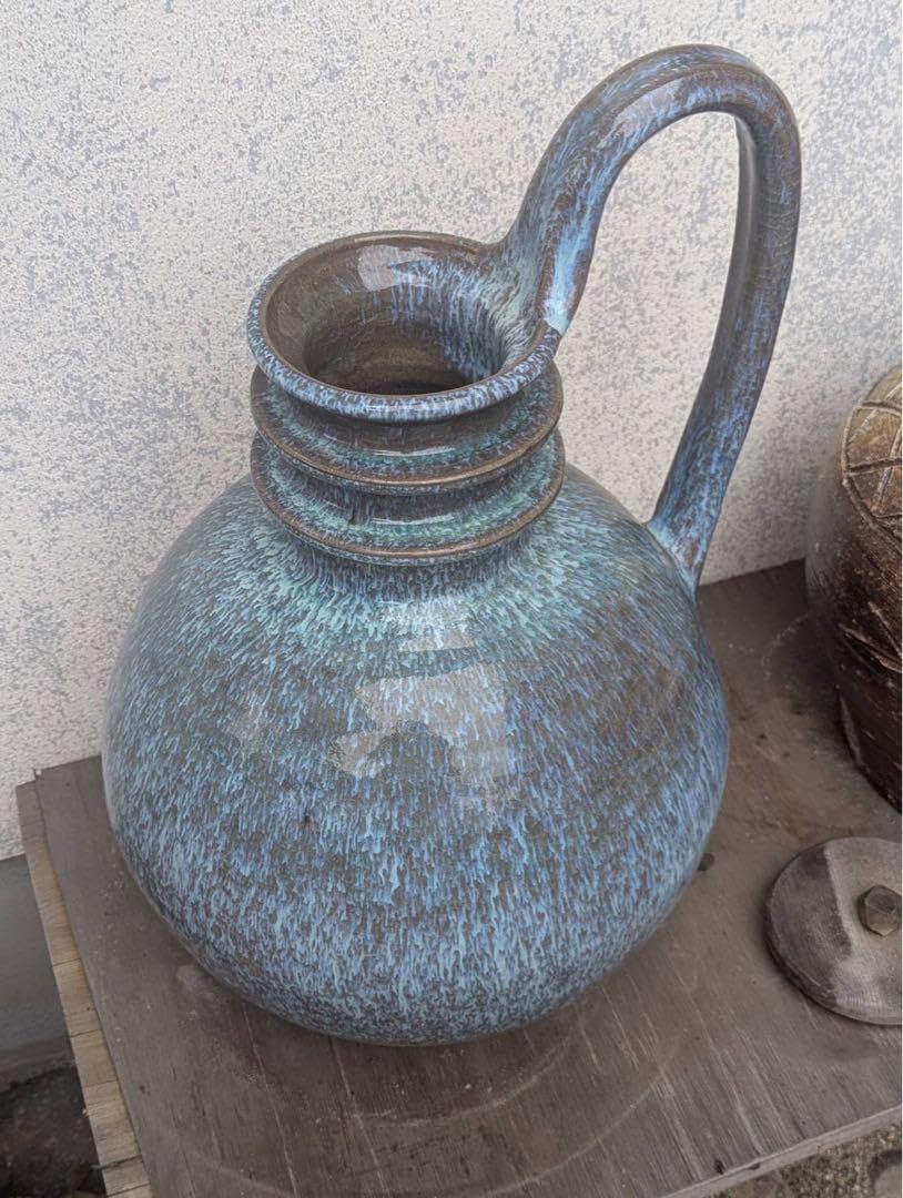 194 石見焼 取手付 蓋つき 194 石見焼、取手付壺 石州石見