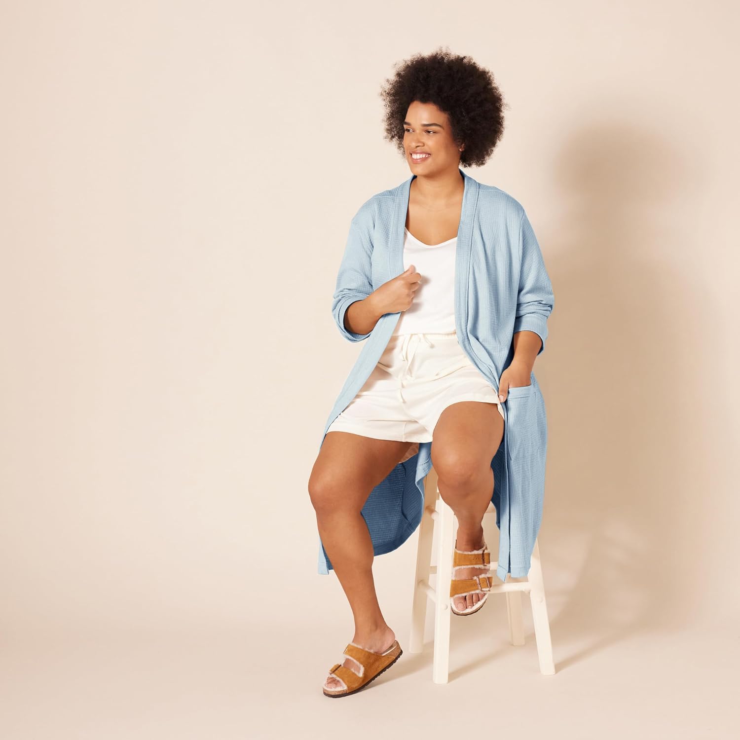 Amazon Essentials Women's Lightweight Waffle Bath Robe (Available in Plus Size)