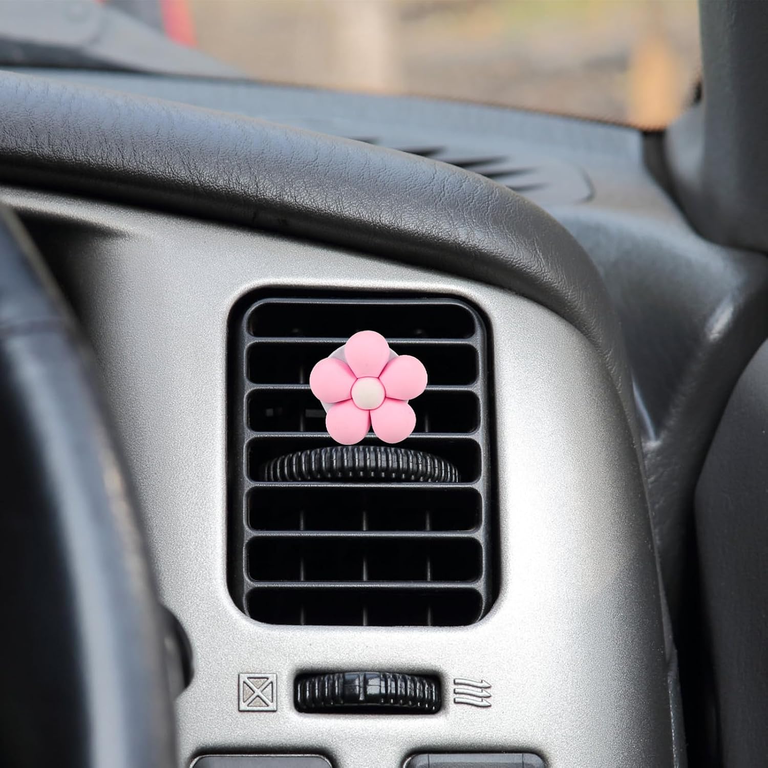Cabilock 2pcs Car Vent Clips Air Outlet Freshener Flower Shaped Lightweight Pvc Decorative Car Air Freshener Clips