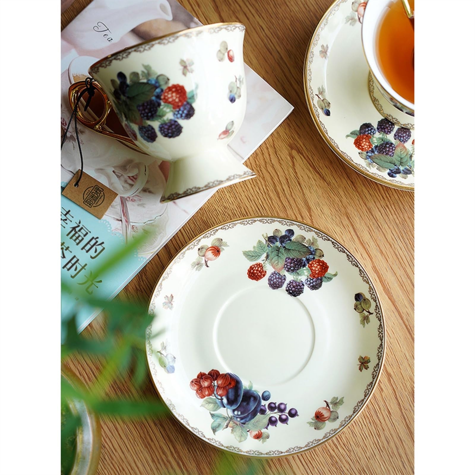 Maison Ensemble de grandes tasses à café et soucoupes scandinaves, thé noir exquises britanniques haut gamme, luxe en porcelaine fleurs Décoration(Blanc)