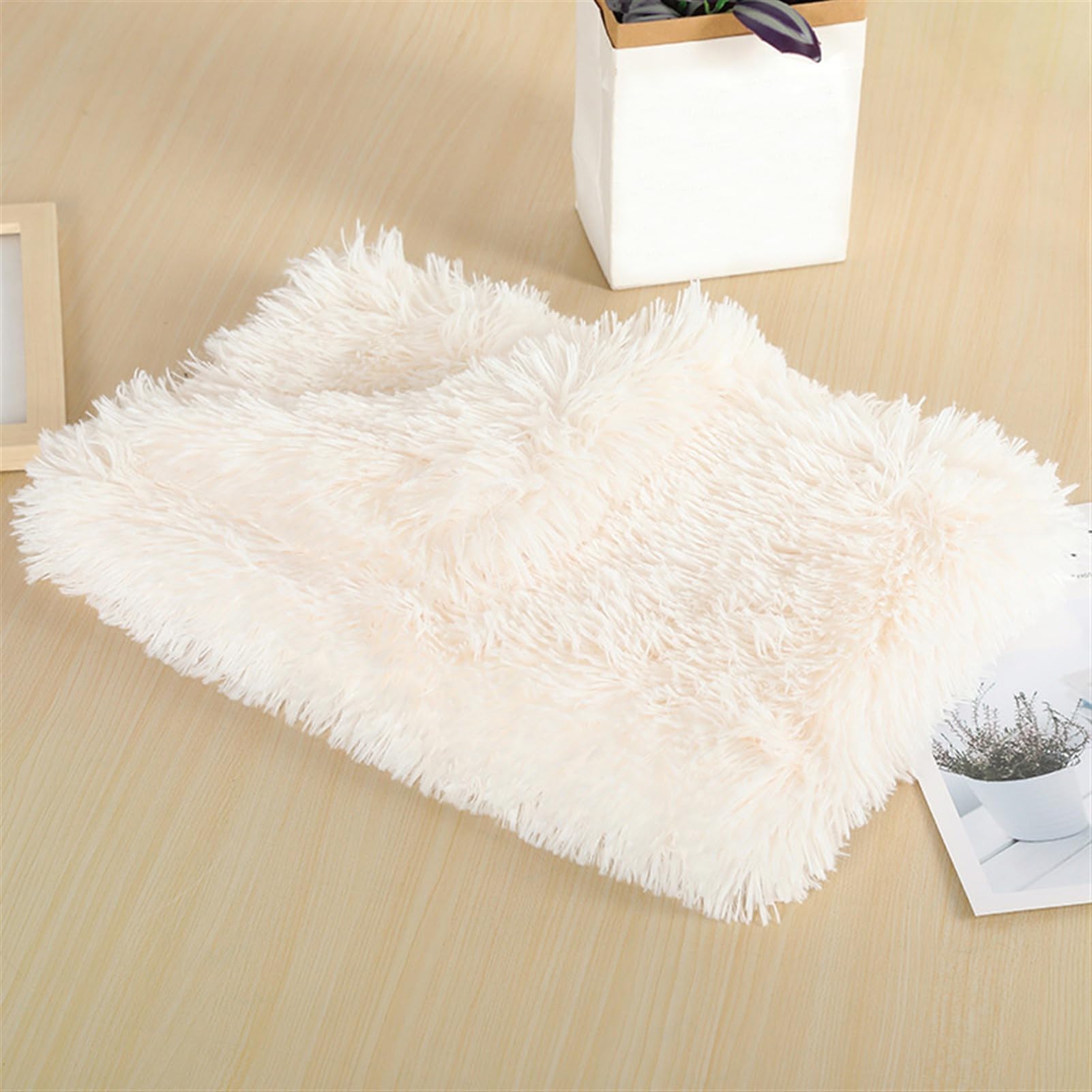 Wokuaile Puppy Blanket Pet Soft Fleece Dog Blankets Fluffy Warm Cat Kitten Throw Plush Washable Reversible for Large Medium Small Dog Beige, 54 x 78 cm