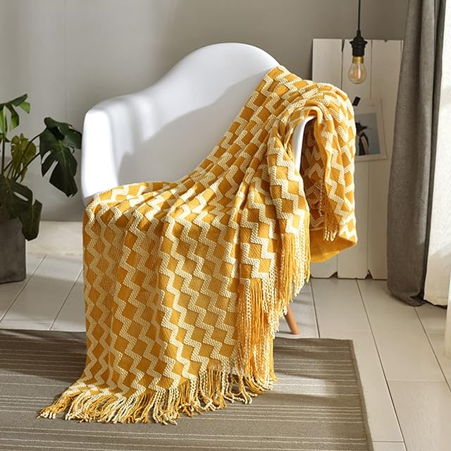 Qucover Knitted Throw Blanket Lightweight Soft Thin Yellow Throws for Sofas, Decorative Woven Warm Blanket with Tassels for Armchairs Beds 127x170 cm