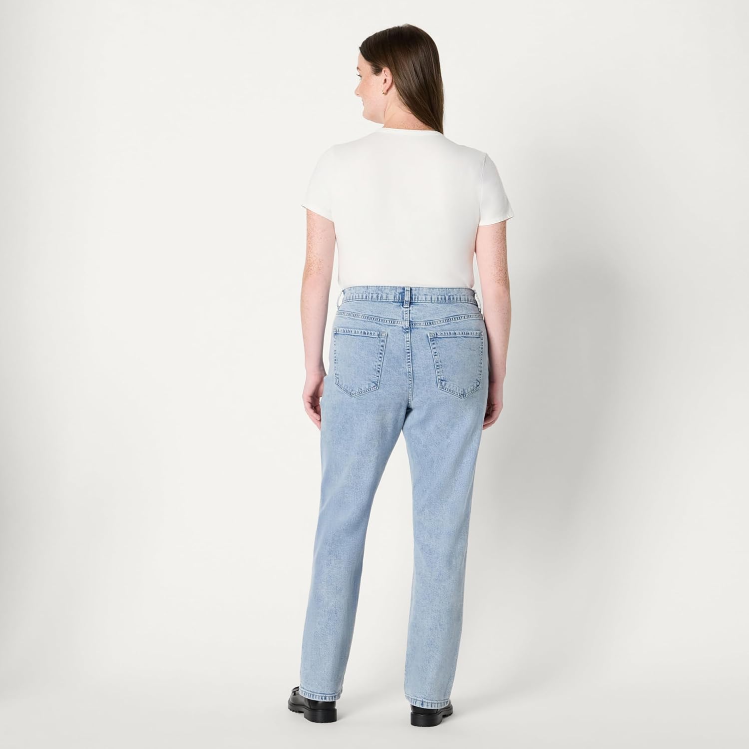 Amazon Essentials Women's Medium Stretch Slim-Fit Mid-Rise Straight Leg Jeans - Image 7