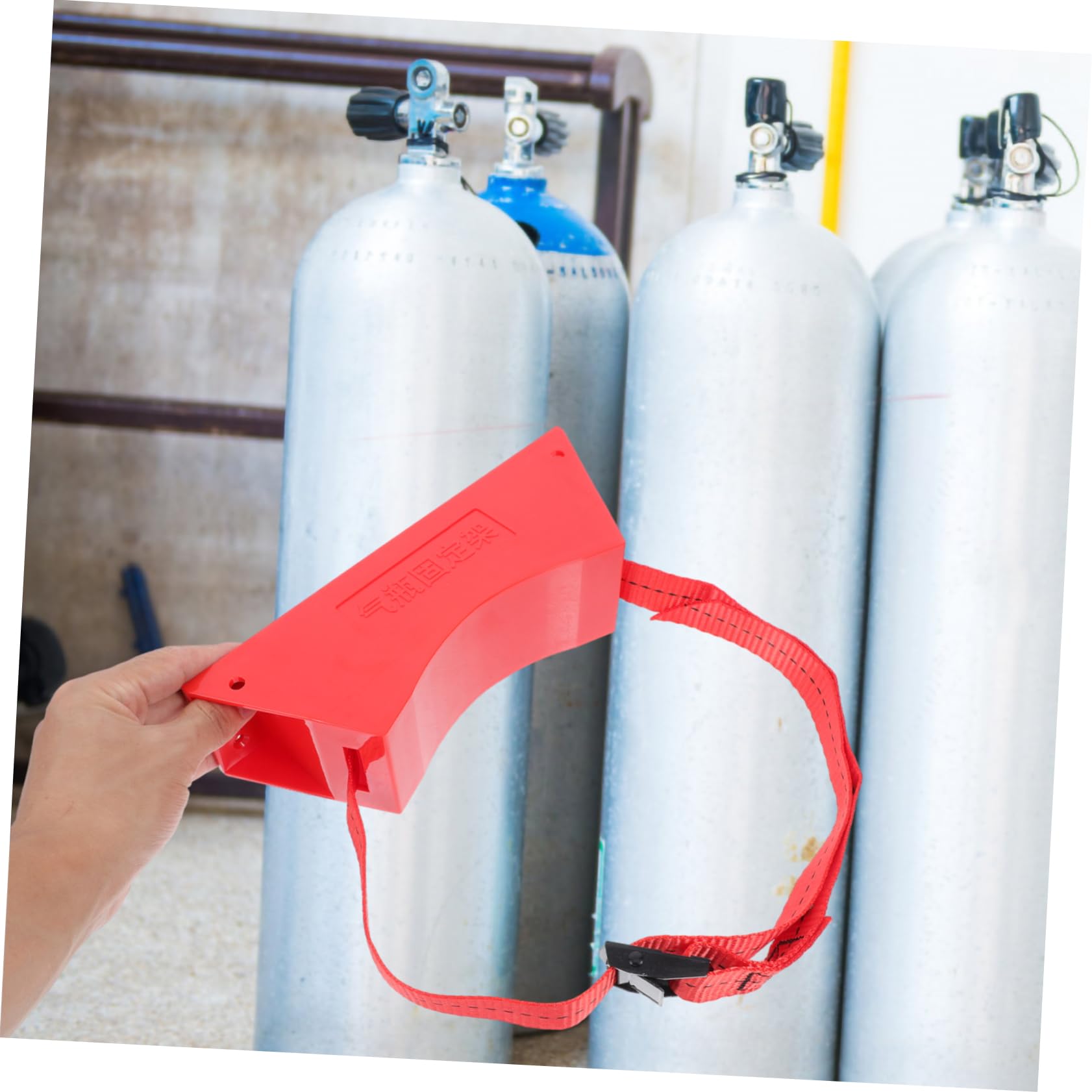 BELLIFFY Propane Bracket Gas Tank Bracket Replacement Expansion Tank Mounting Bracket for Wall Mount Camping