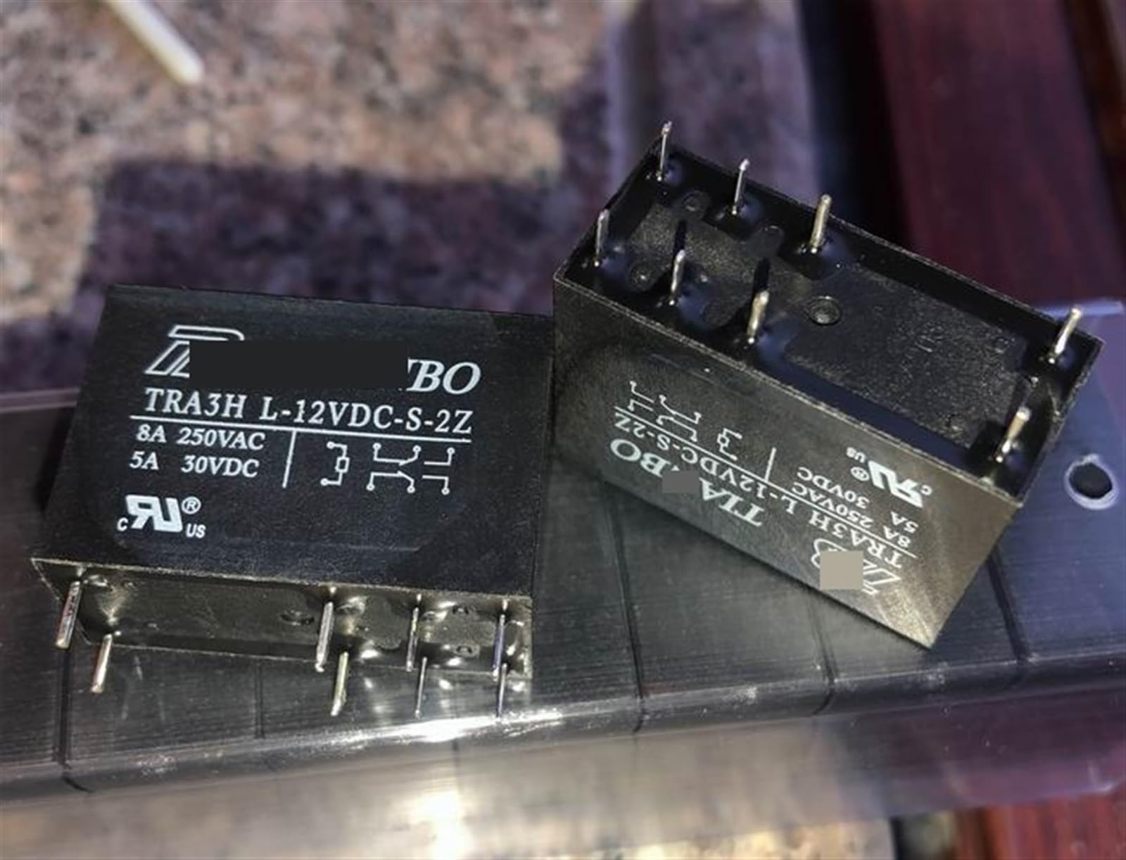 Relais TRA3H L-12VDC-S-2Z 14F-2C-12V 8 broches bipolaire 8A