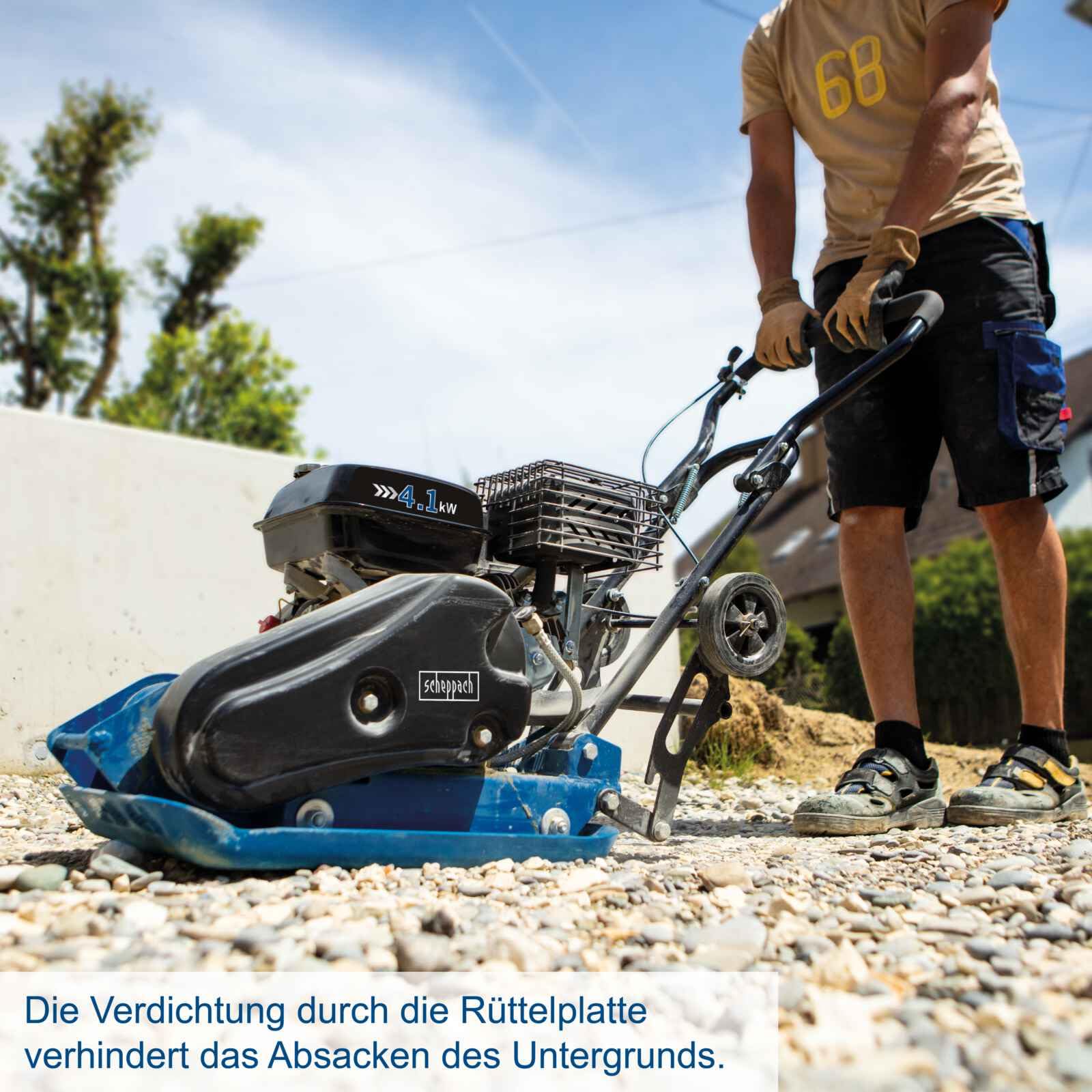 Scheppach Benzin Rüttelplatte HP1900S Vibrationsplatte Rüttler | 5,6PS Leistung | 11kN Verdichtungsdruck | Platte 530x350mm | 25m/min Vorlauf | 30cm Verdichtungstiefe | Fahrvorrichtung & Gummimatte