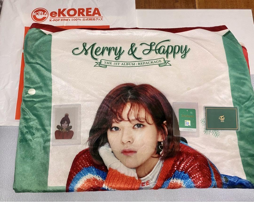 Amazon.co.jp: TWICE クリスマス ジョンヨン ブランケットトレカ付 